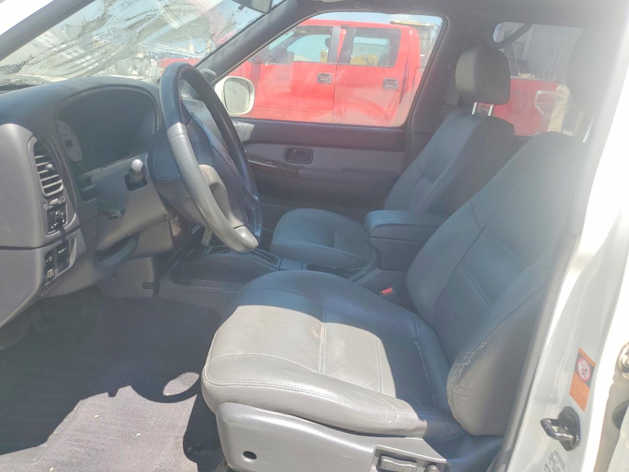 1999 Nissan Pathfinder Xe White vin: JN8AR07S4XW382790