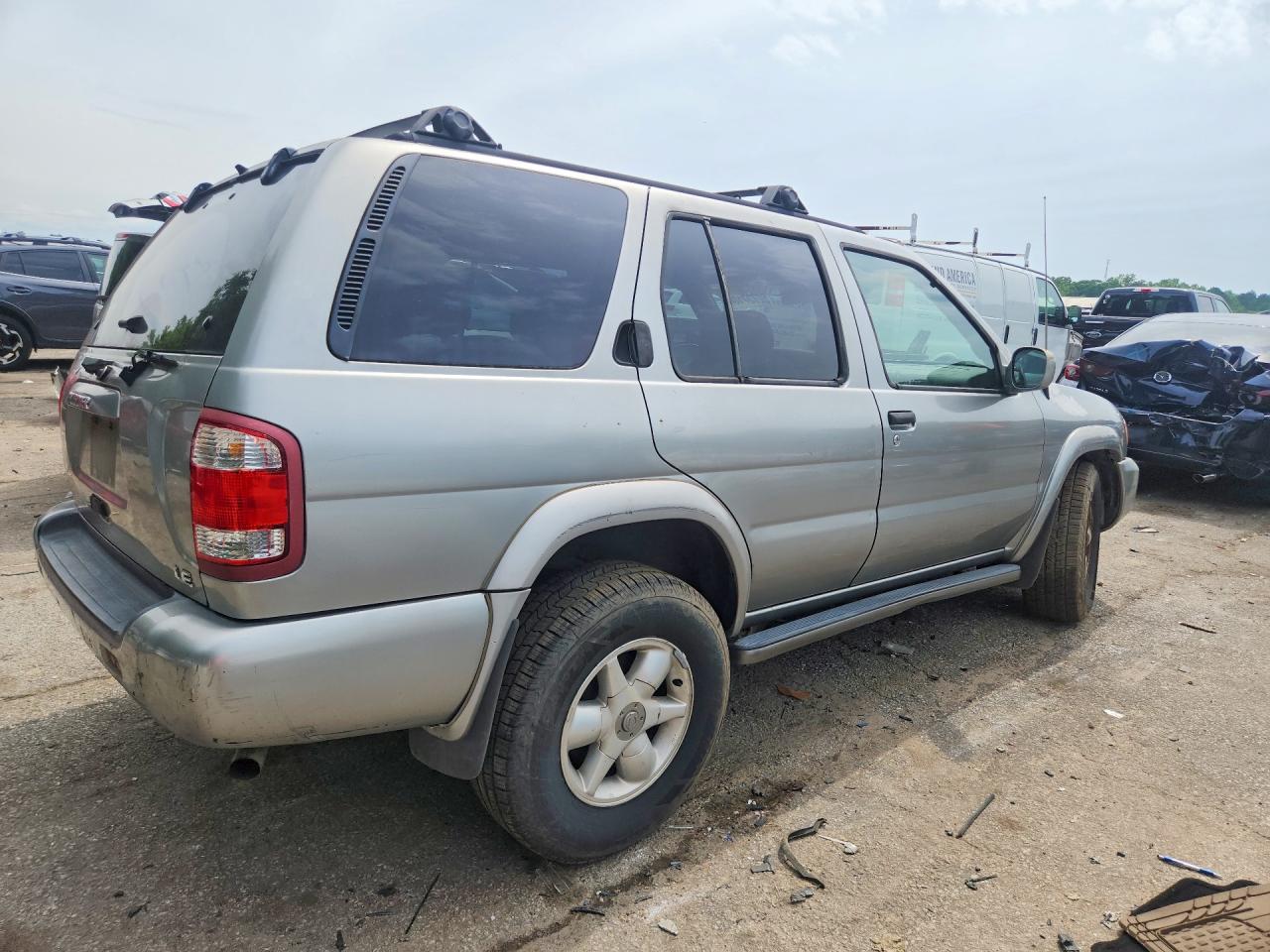 1999 Nissan Pathfinder Xe Серый vin: JN8AR07S6XW357860