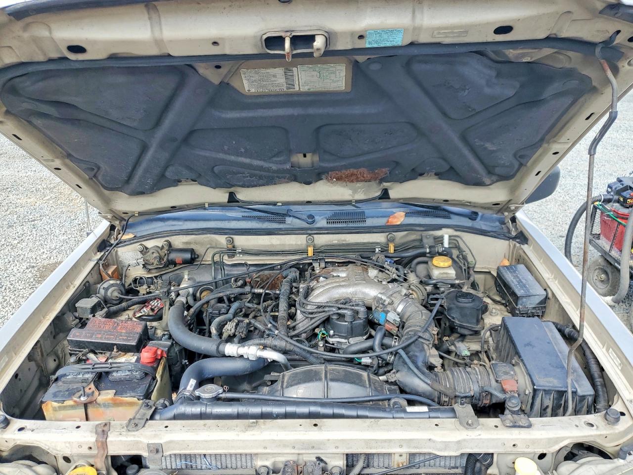 2000 Nissan Pathfinder Бежевый vin: JN8AR07S6YW402720