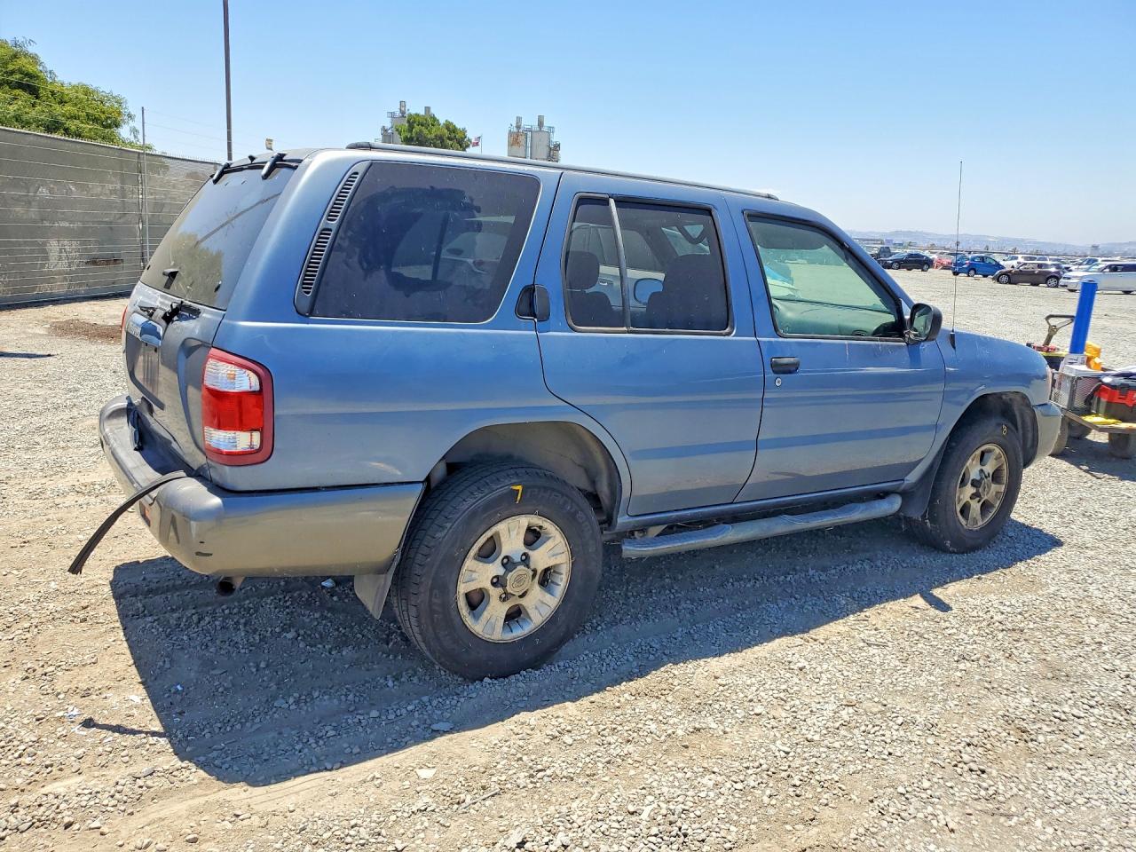 1999 Nissan Pathfinder Xe Blue vin: JN8AR07S8XW364678
