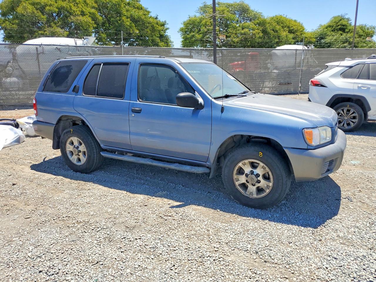 1999 Nissan Pathfinder Xe Blue vin: JN8AR07S8XW364678