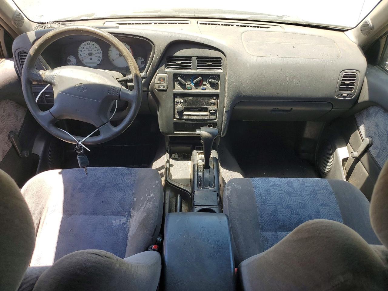 1999 Nissan Pathfinder Xe Blue vin: JN8AR07S8XW364678