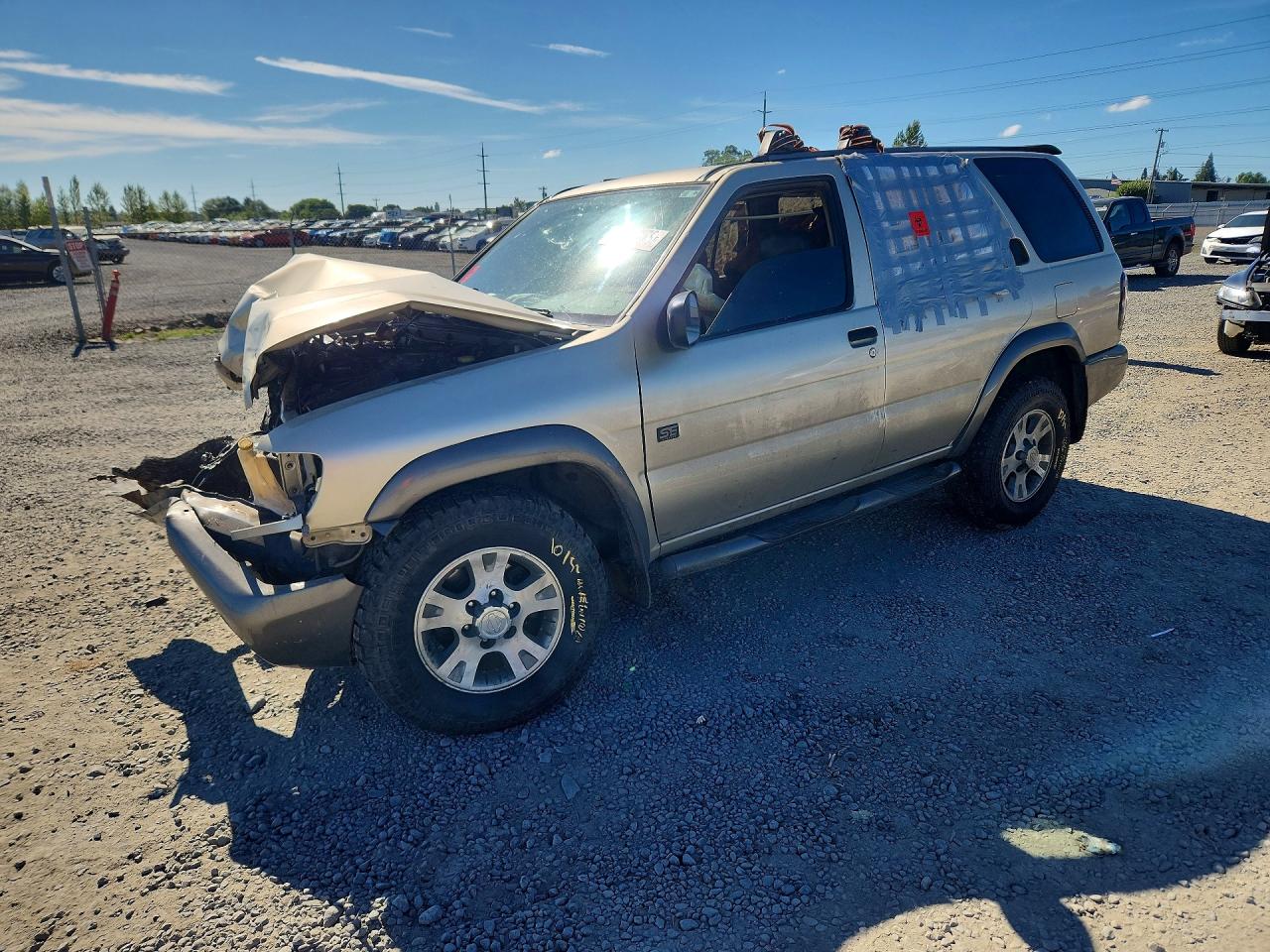 1999 Nissan Pathfinder Xe Gold vin: JN8AR07Y3XW389752