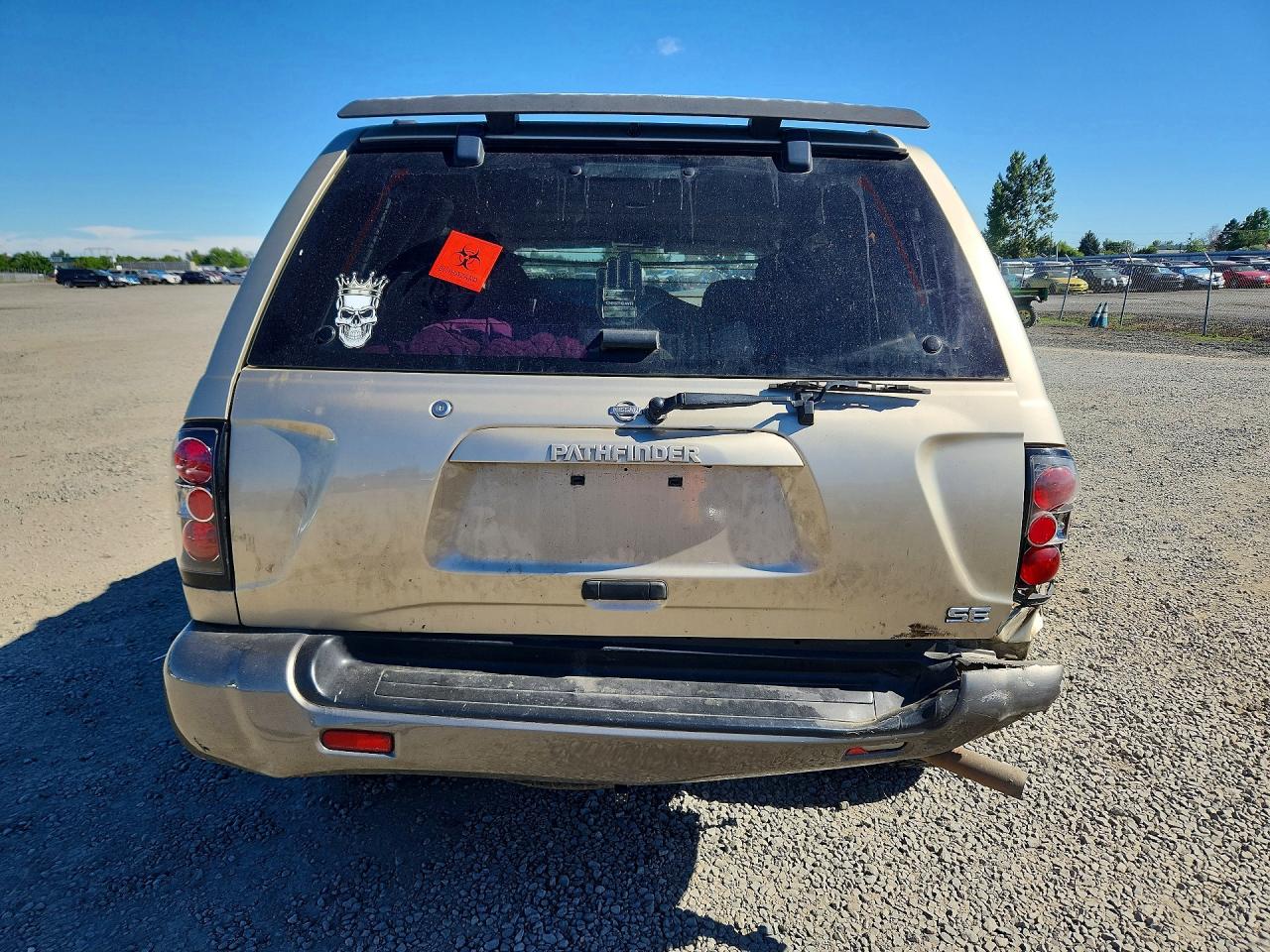 1999 Nissan Pathfinder Xe Gold vin: JN8AR07Y3XW389752