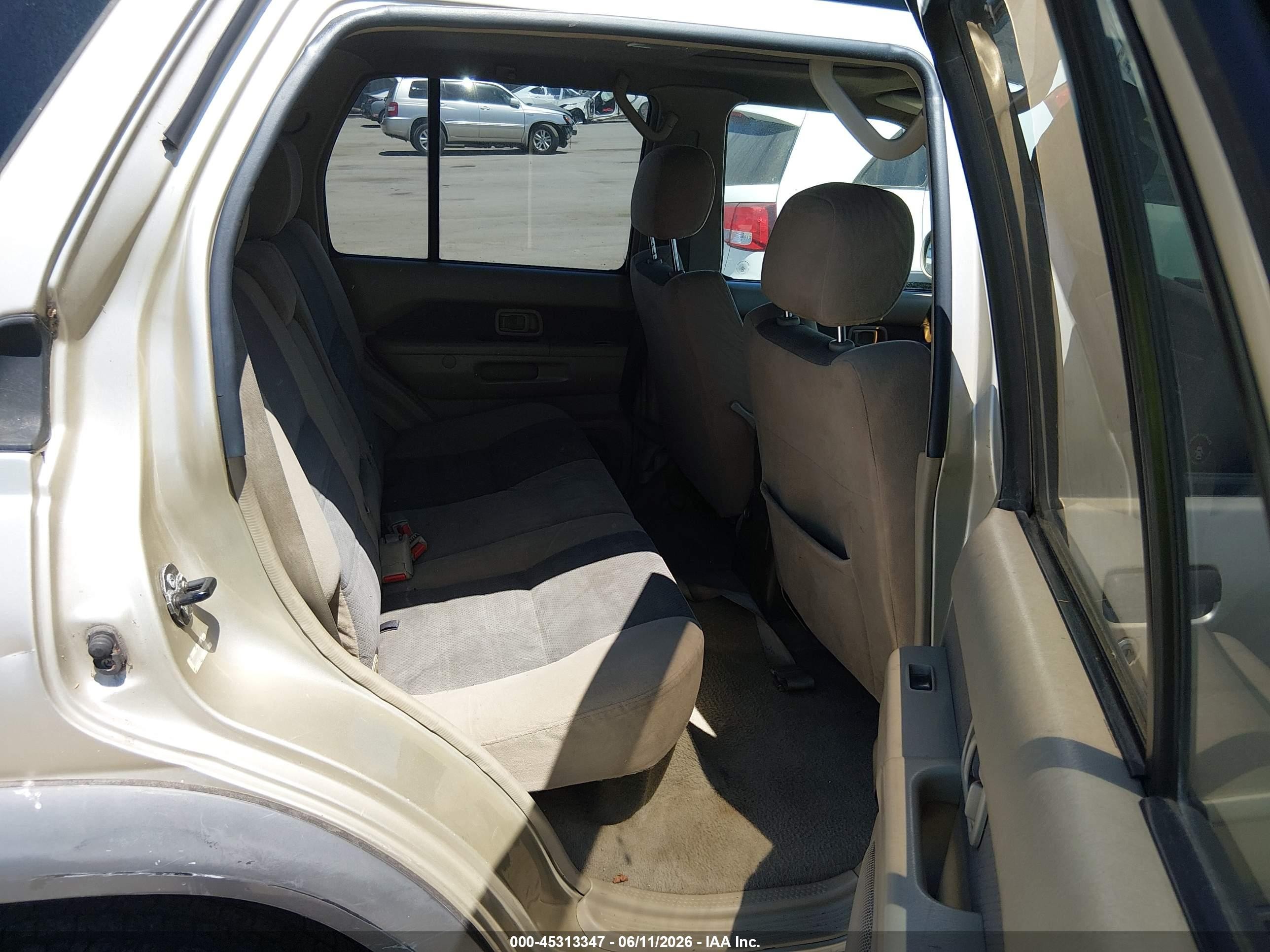 2000 Nissan Pathfinder Le/se/xe Gold vin: JN8AR07Y3YW442015