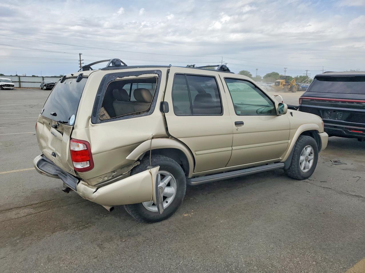 2000 Nissan Pathfinder Xe Gold vin: JN8AR07Y5YW444204