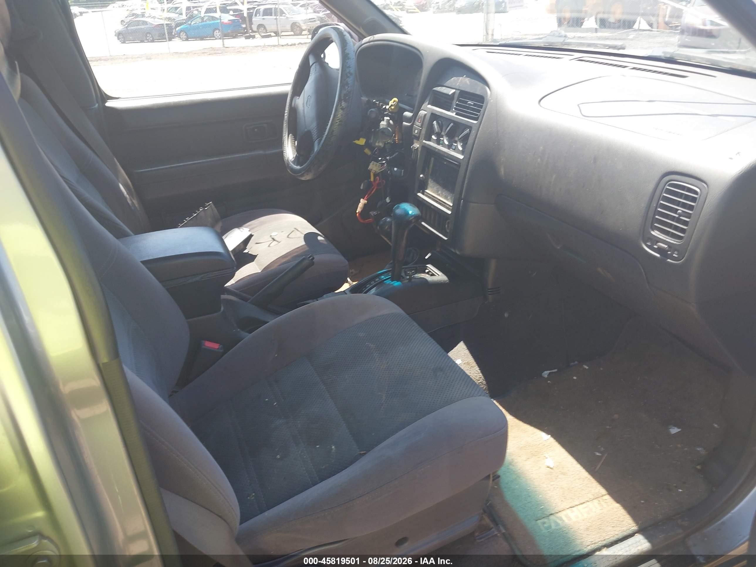 1999 Nissan Pathfinder Le/se/xe Silver vin: JN8AR07Y6XW368586