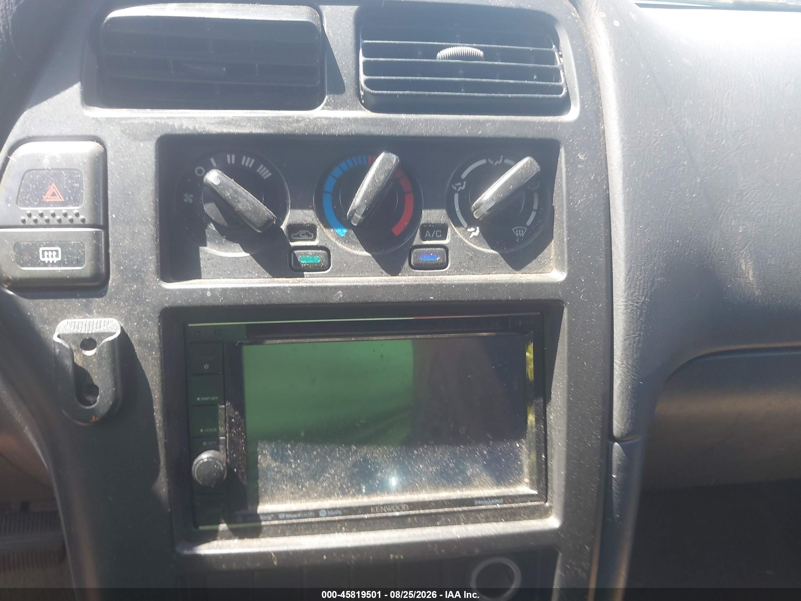 1999 Nissan Pathfinder Le/se/xe Silver vin: JN8AR07Y6XW368586
