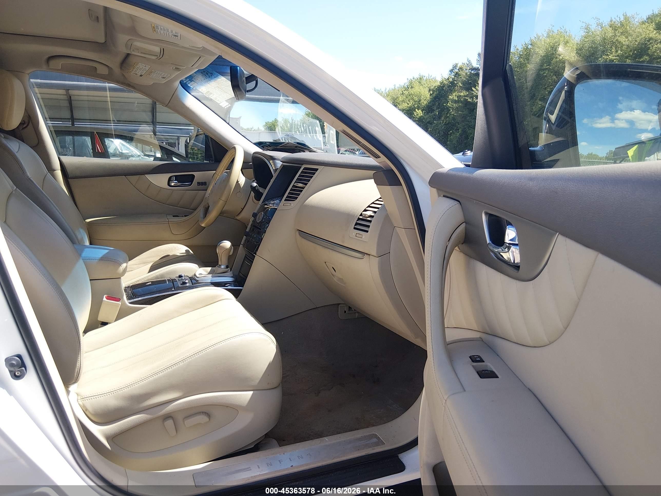 2012 Infiniti Fx35   White vin: JN8AS1MW0CM154129