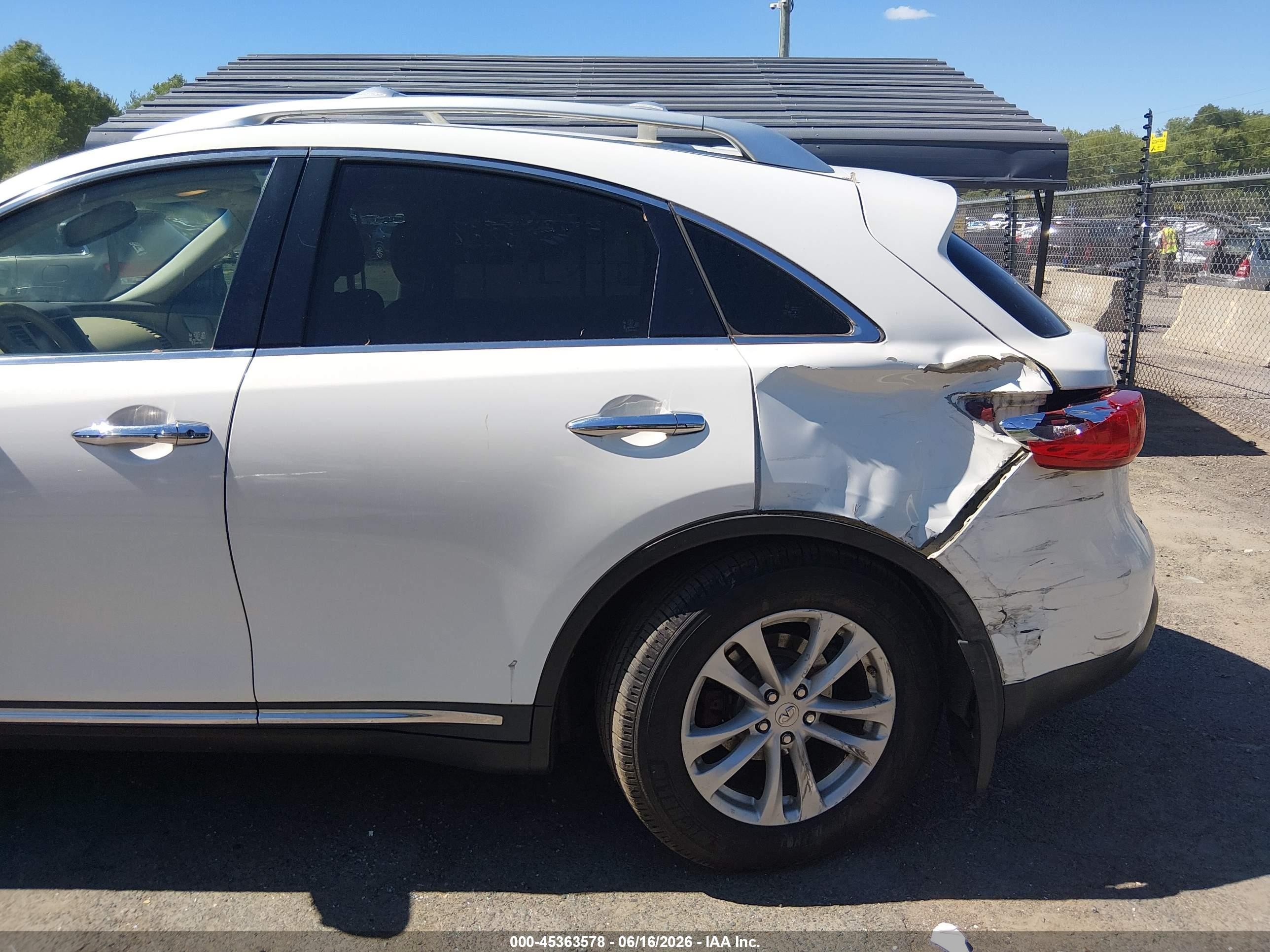 2012 Infiniti Fx35   White vin: JN8AS1MW0CM154129