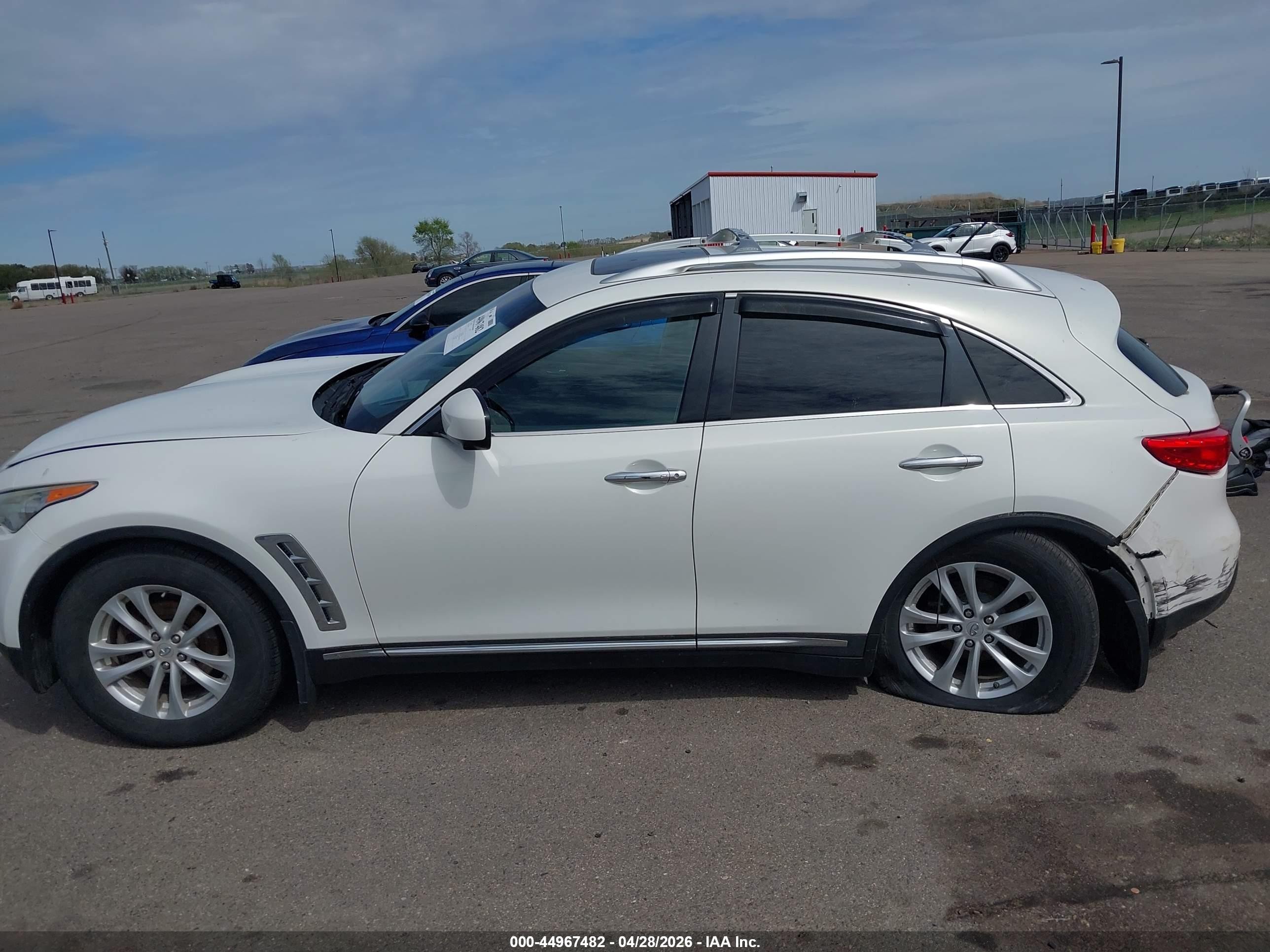 2012 Infiniti Fx35   White vin: JN8AS1MW5CM154854