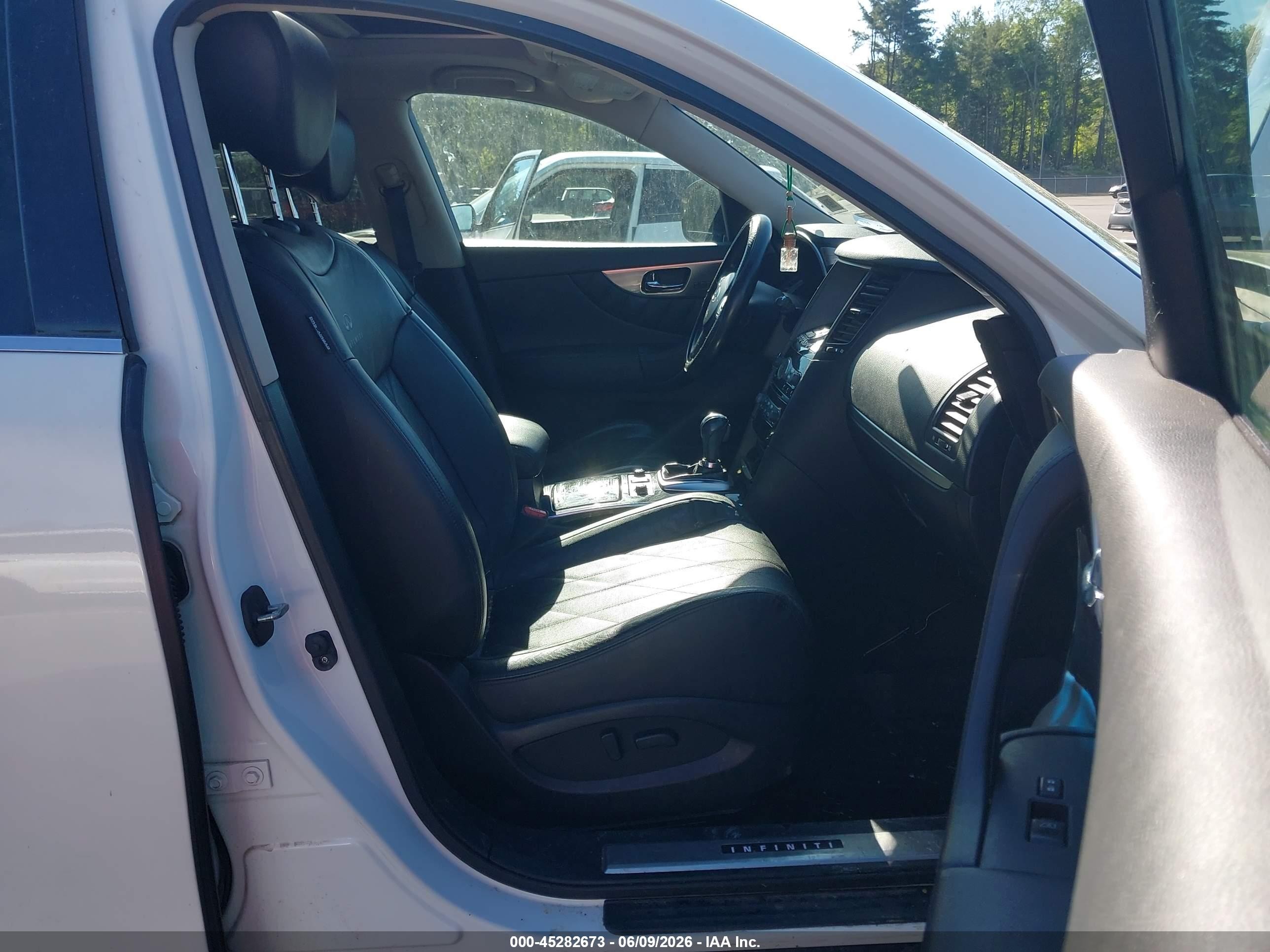 2011 Infiniti Fx35   Белый vin: JN8AS1MWXBM731361