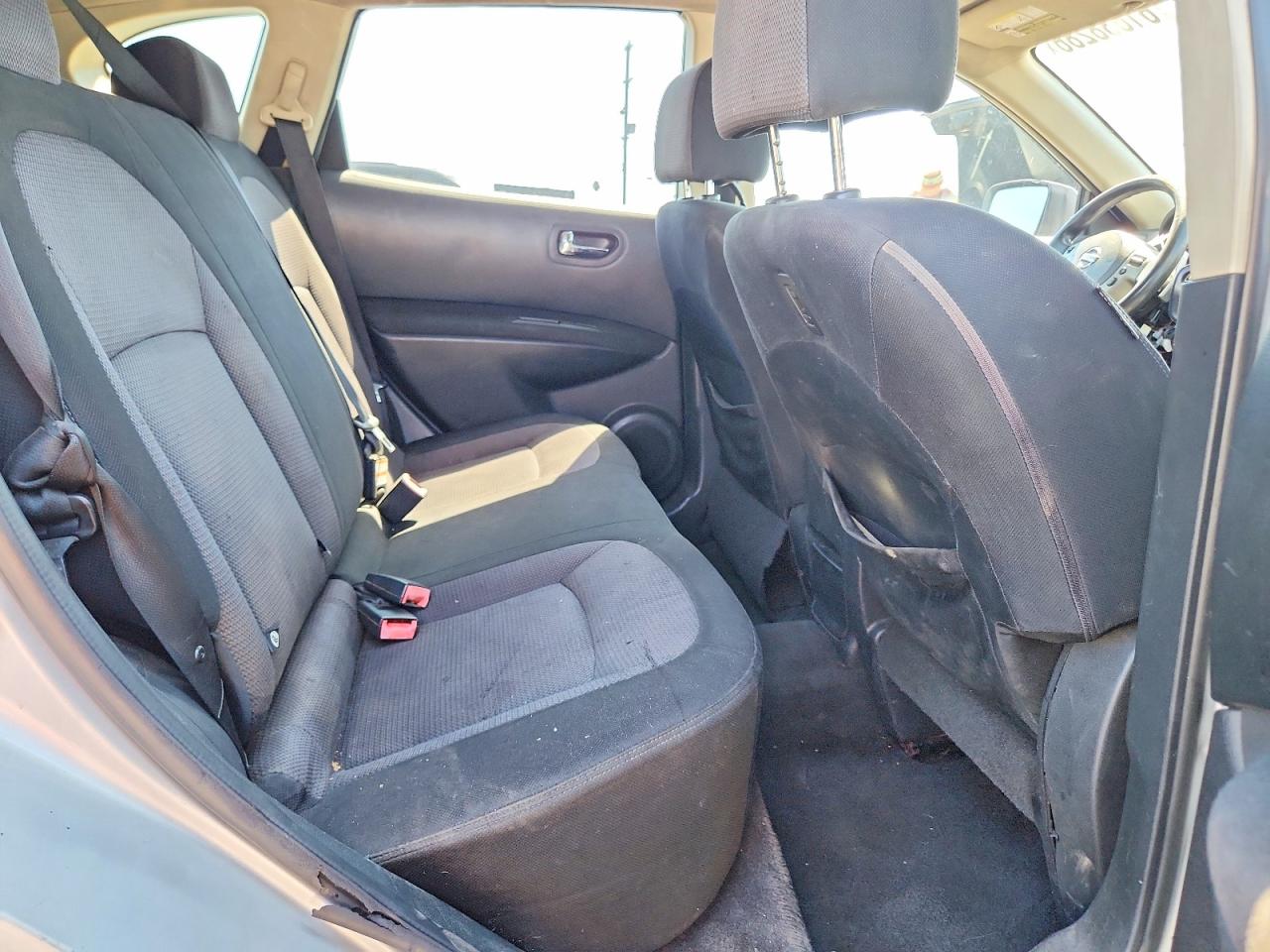 2008 Nissan Rogue S Silver vin: JN8AS58T28W004381