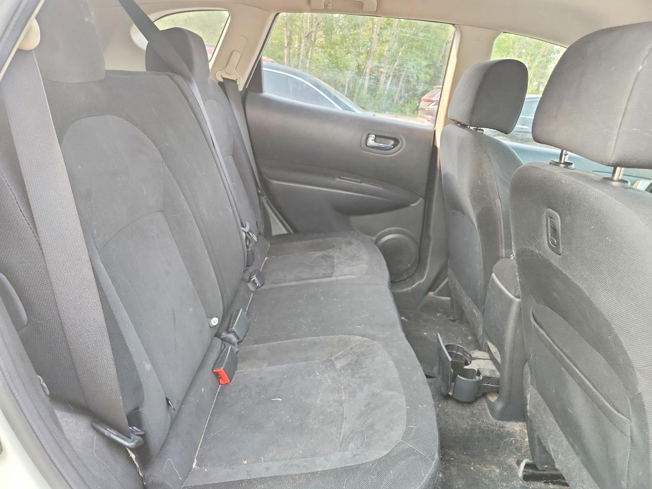 2009 Nissan Rogue S White vin: JN8AS58T39W058645