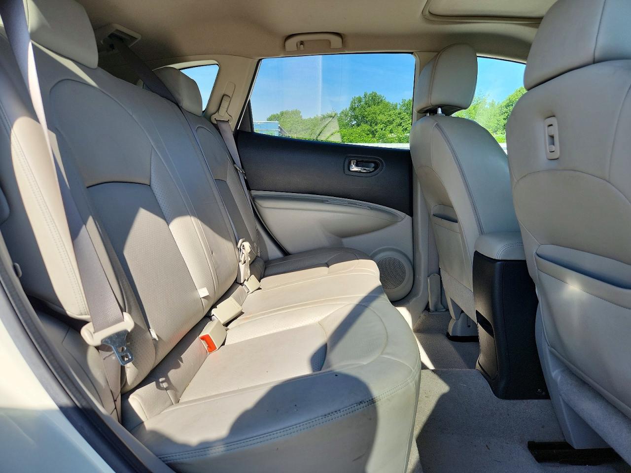 2009 Nissan Rogue S White vin: JN8AS58T39W059035