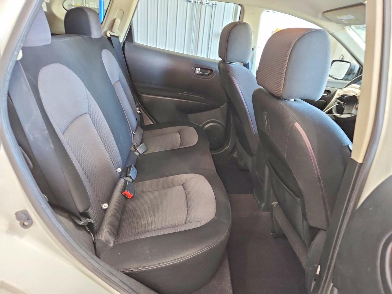 2009 Nissan Rogue S White vin: JN8AS58T59W050238