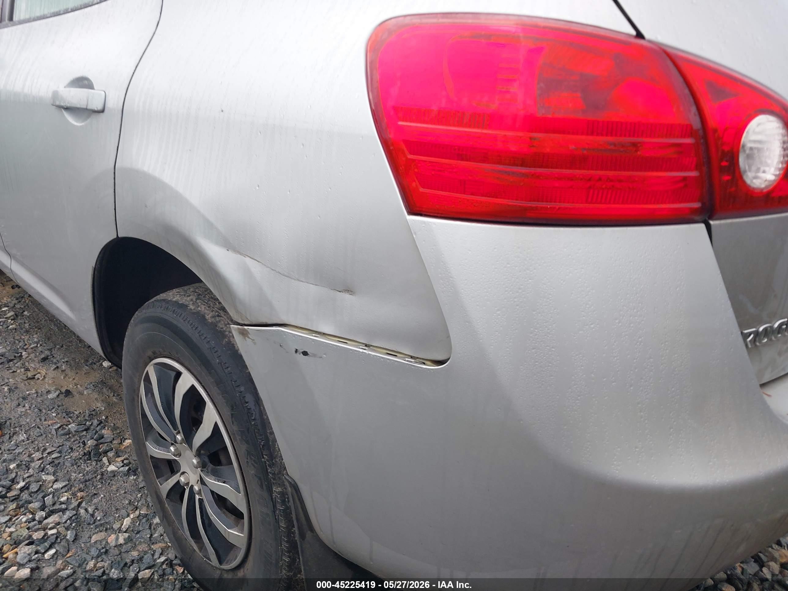 2008 Nissan Rogue S Silver vin: JN8AS58T68W301928