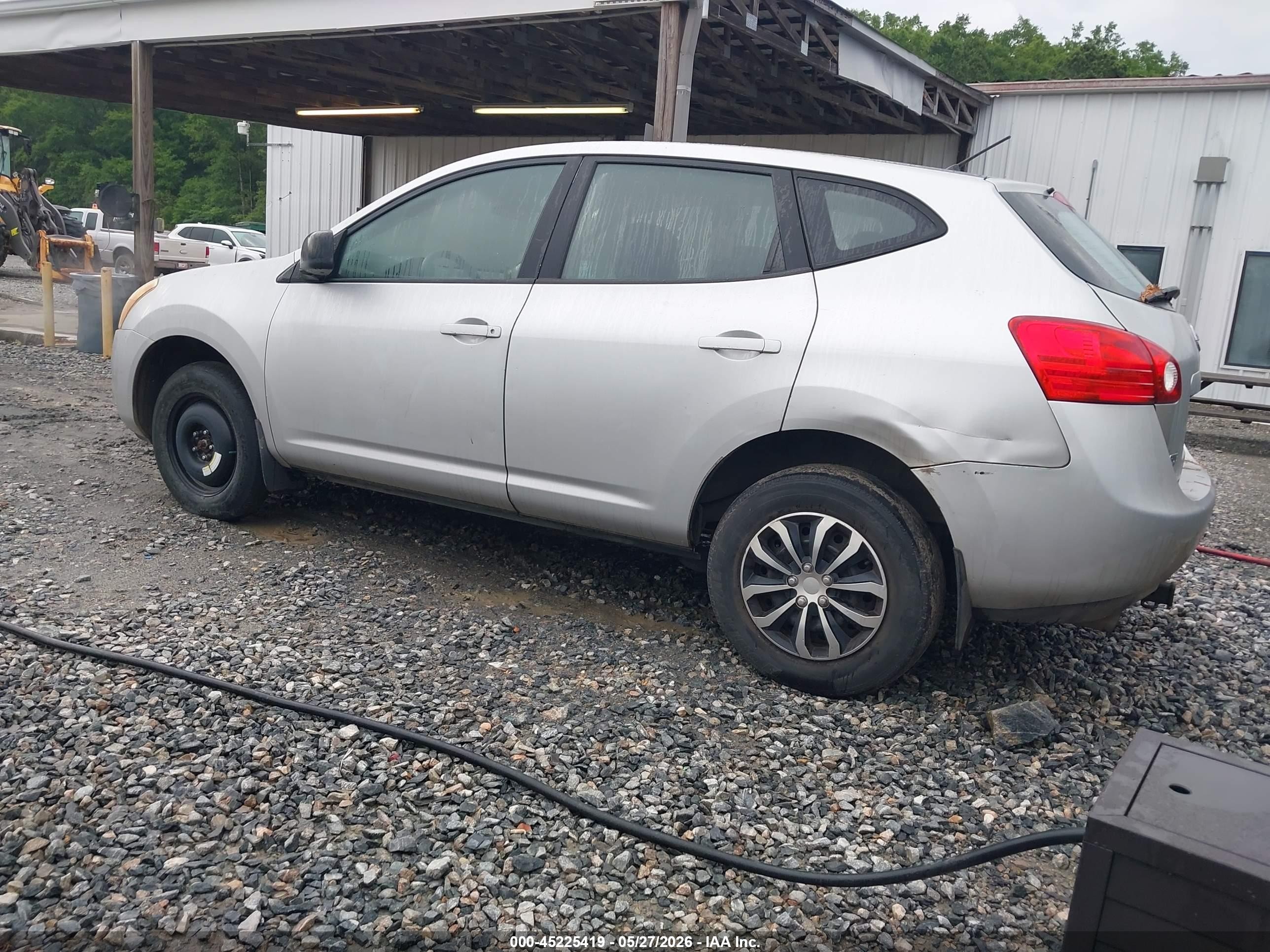 2008 Nissan Rogue S Silver vin: JN8AS58T68W301928