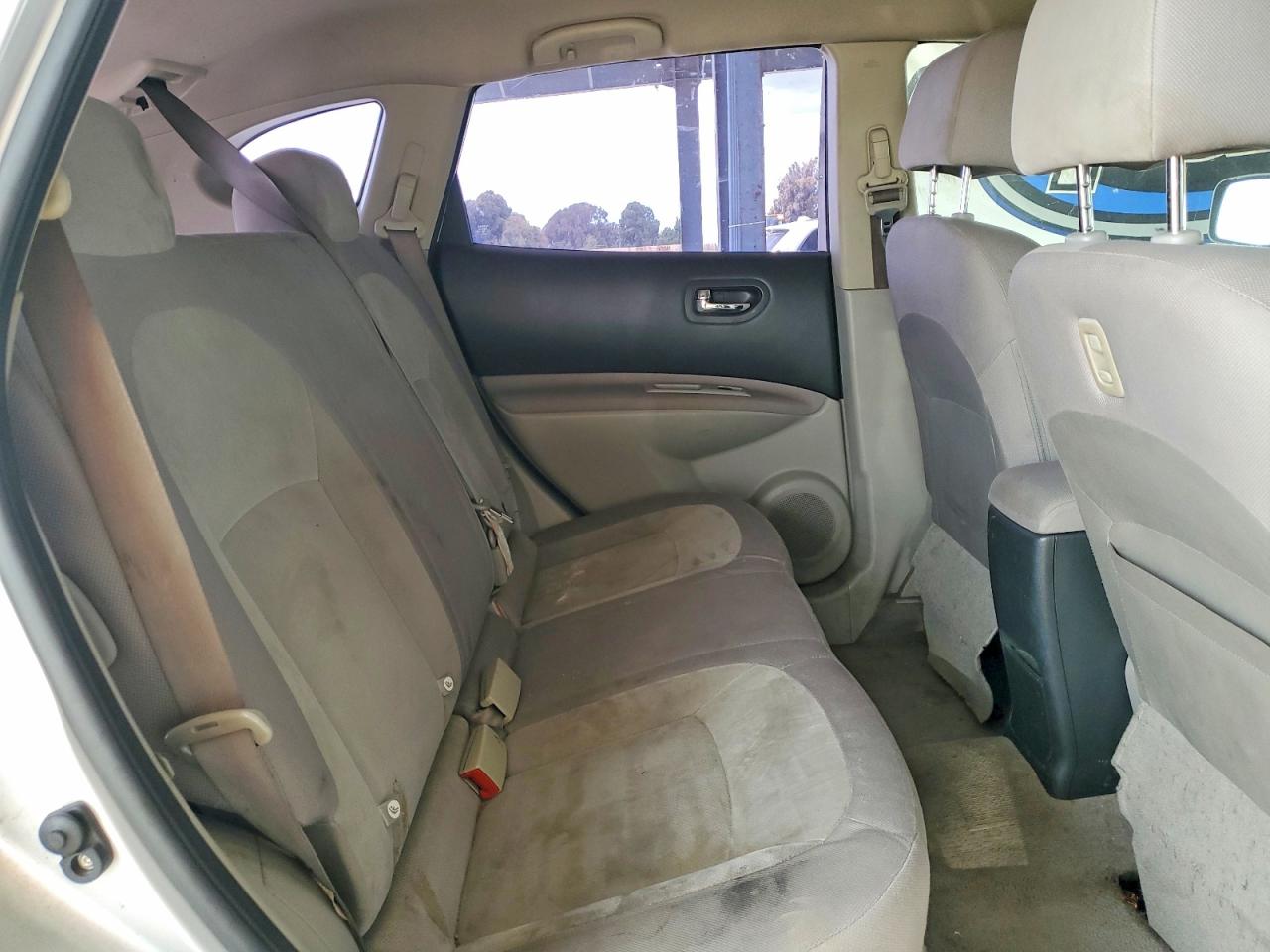 2009 Nissan Rogue S Silver vin: JN8AS58T99W055331