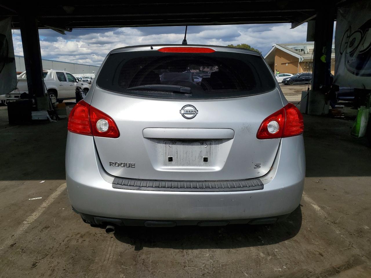 2009 Nissan Rogue S Silver vin: JN8AS58T99W055331