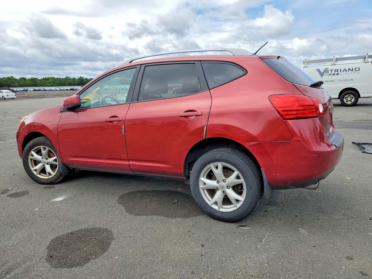 2008 Nissan Rogue S Red vin: JN8AS58TX8W009490