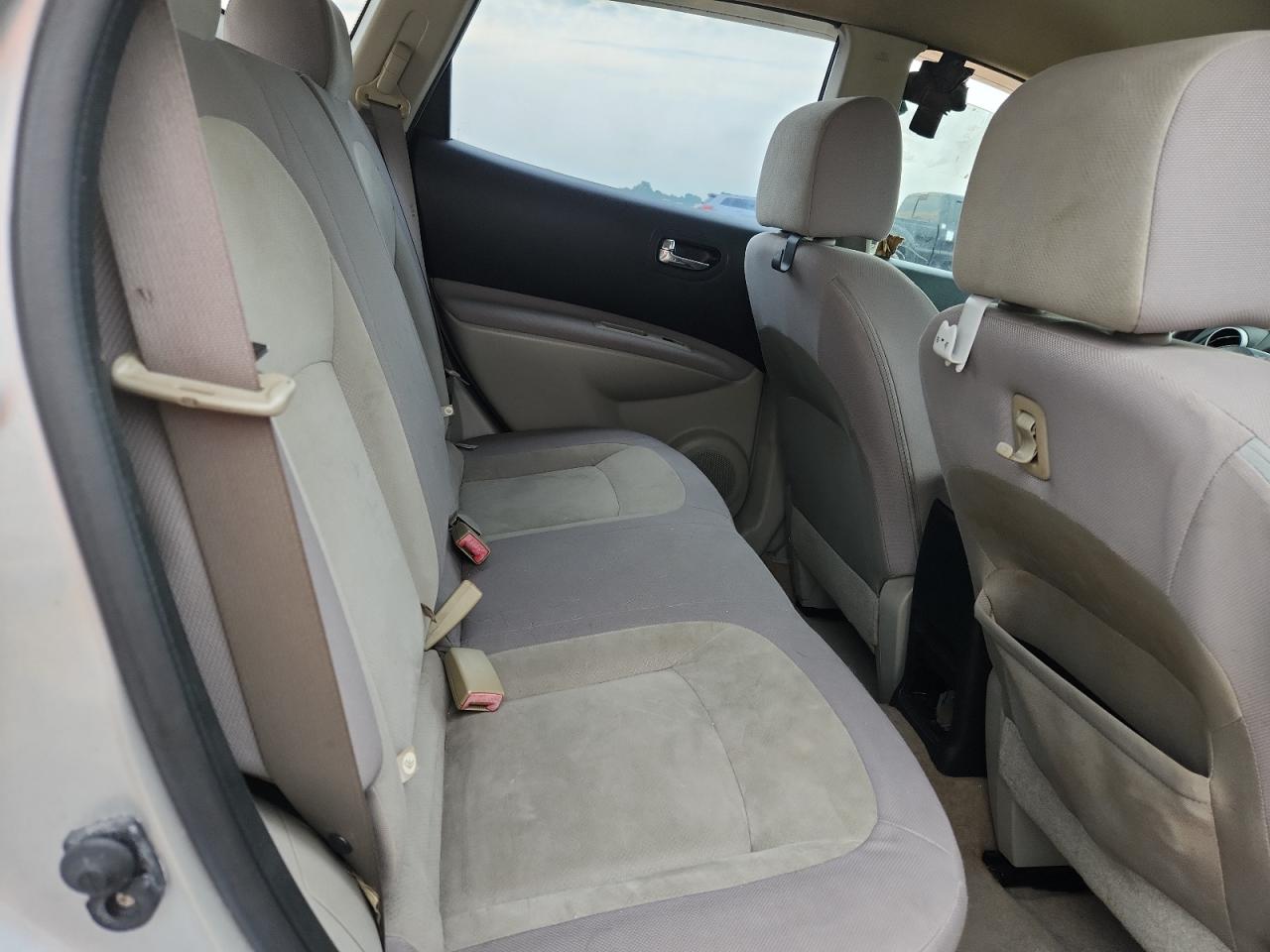 2008 Nissan Rogue S Silver vin: JN8AS58V18W404112