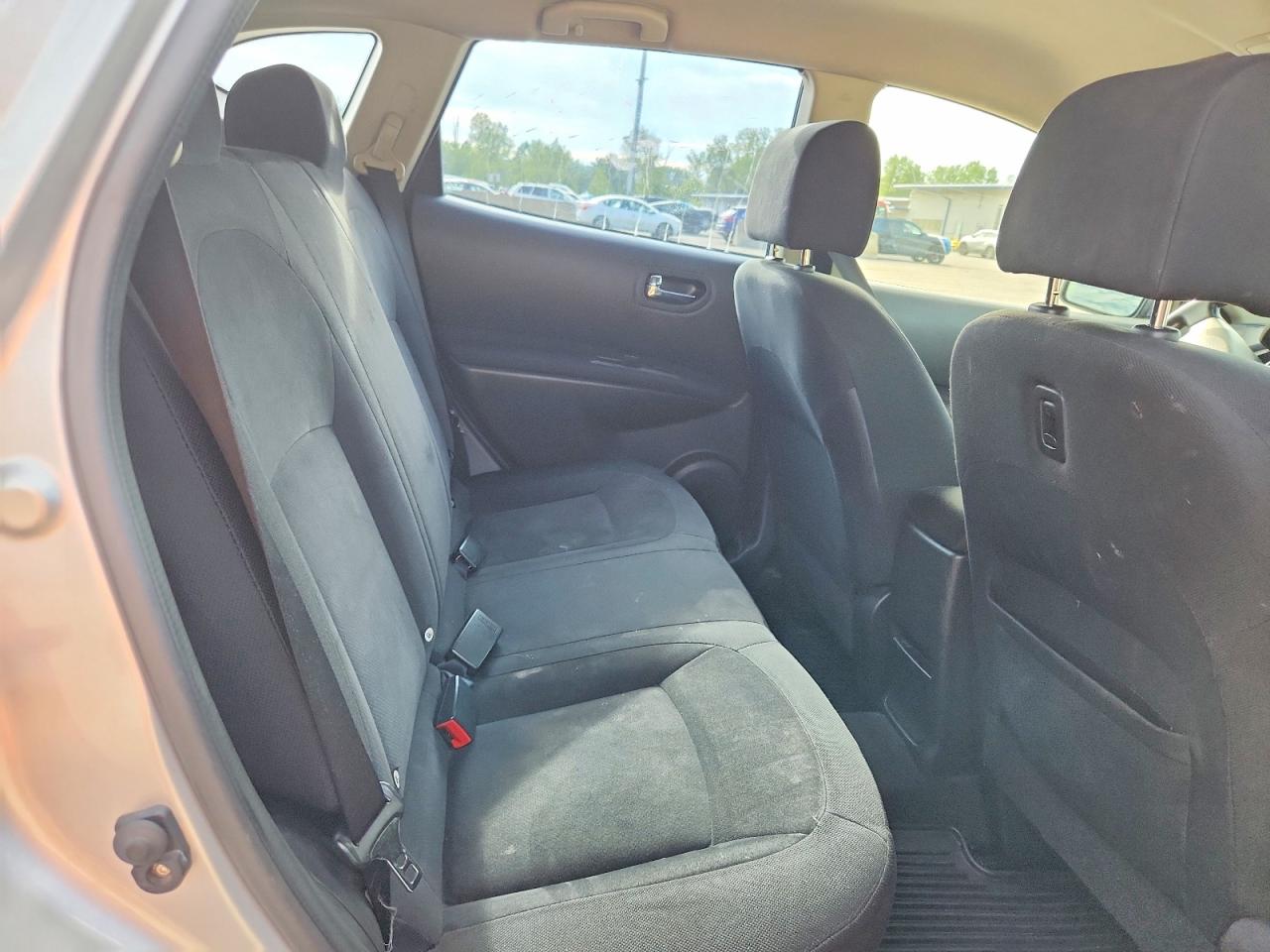 2009 Nissan Rogue S Silver vin: JN8AS58V39W186062