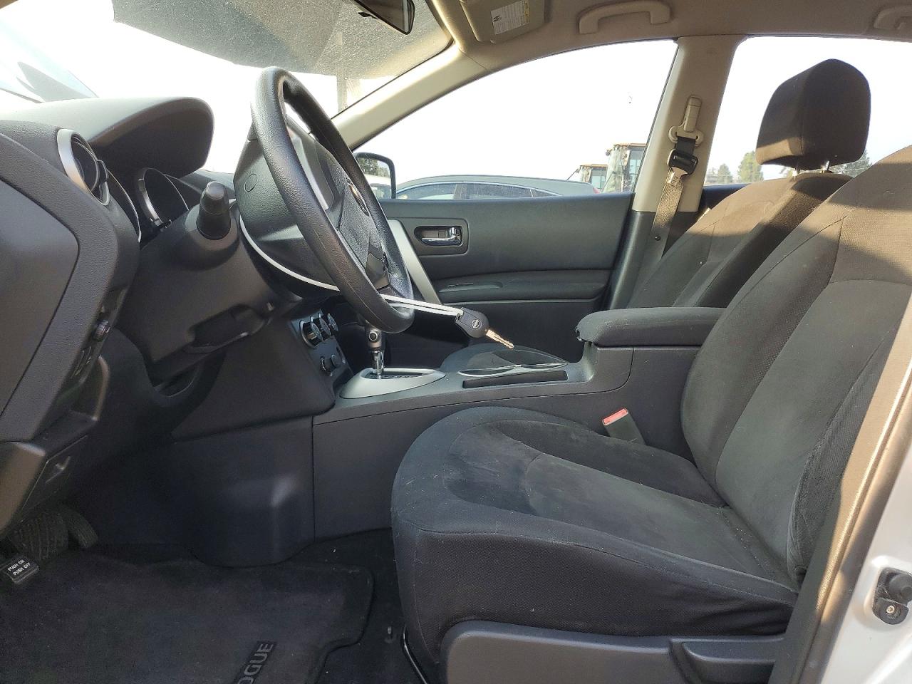 2008 Niss Rogue S Silver vin: JN8AS58V68W409791
