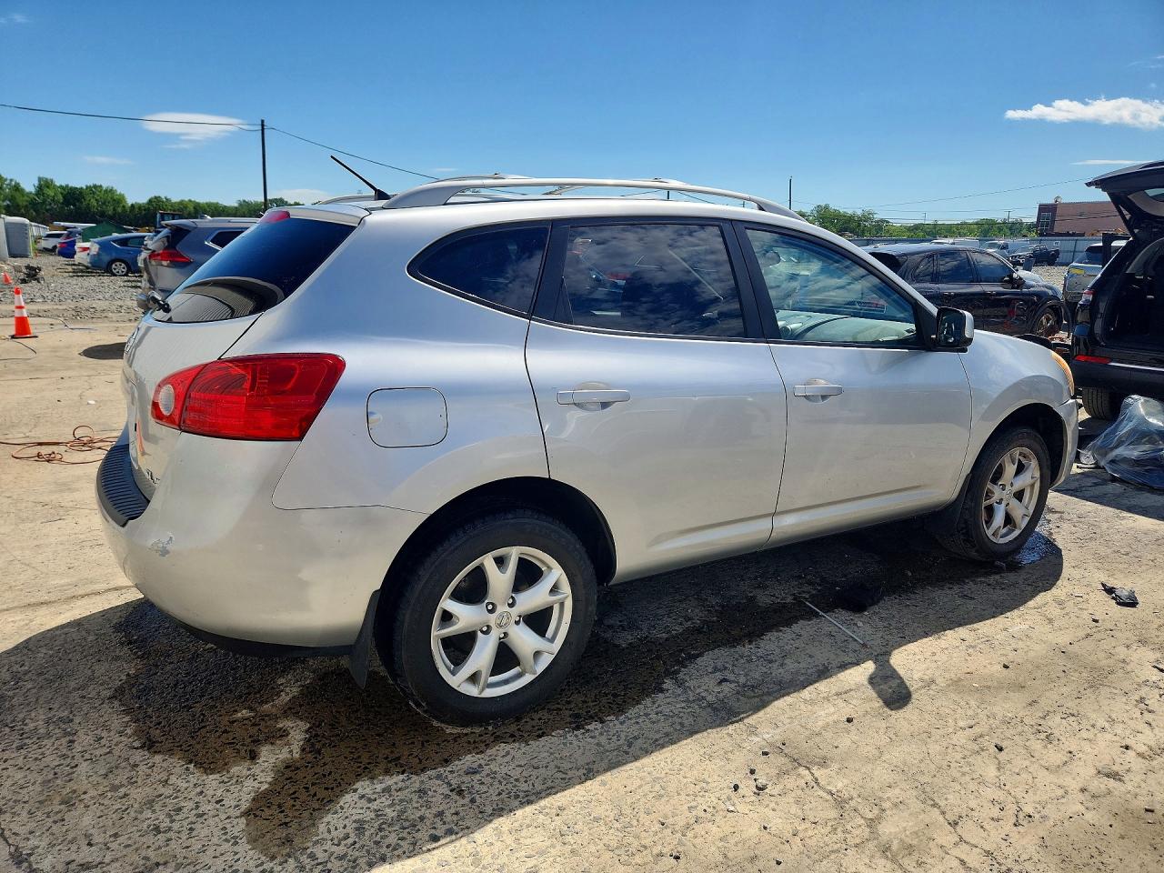 2008 Nissan Rogue S Silver vin: JN8AS58V78W112030