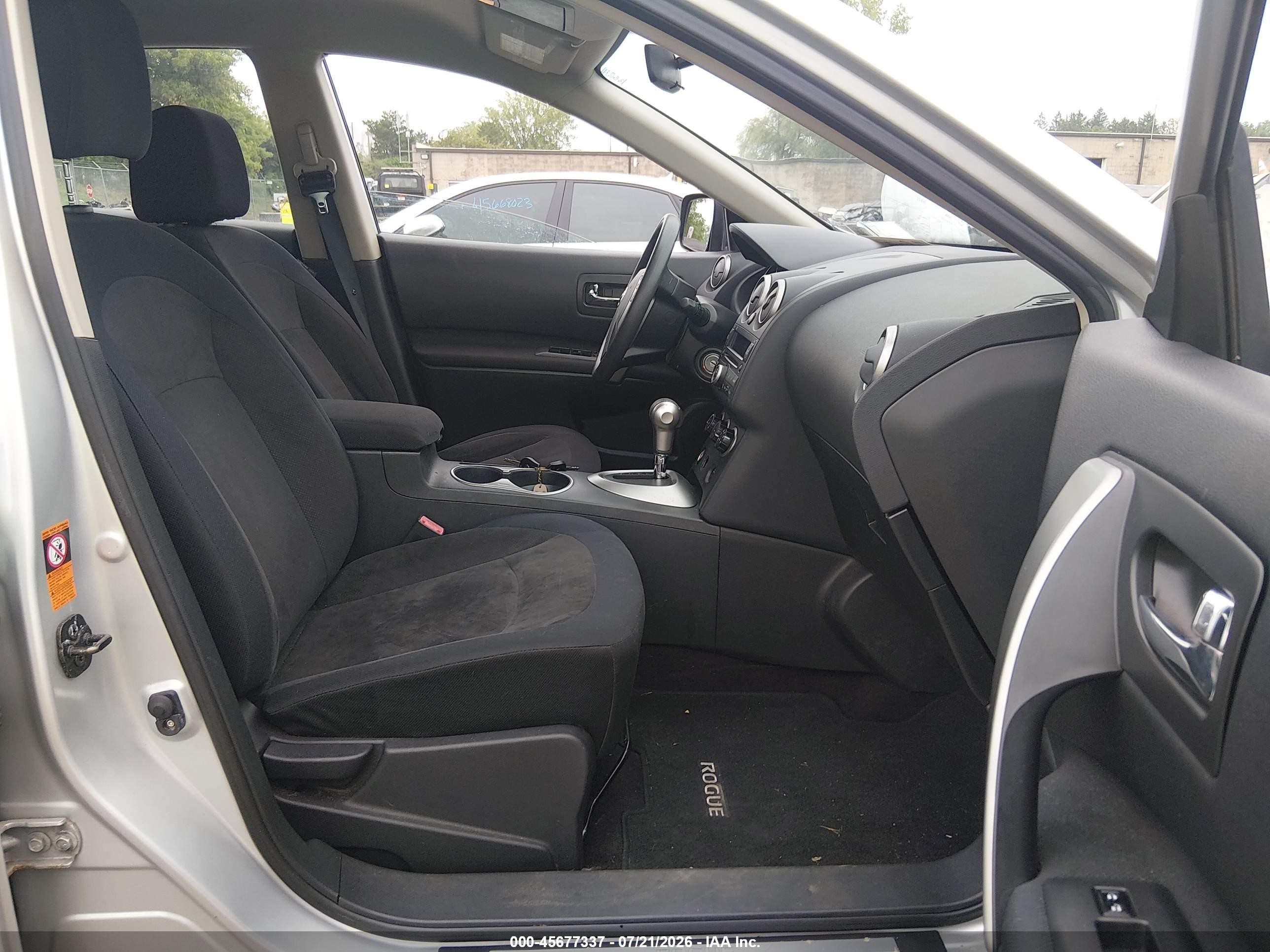 2009 Nissan Rogue S Silver vin: JN8AS58V79W177588