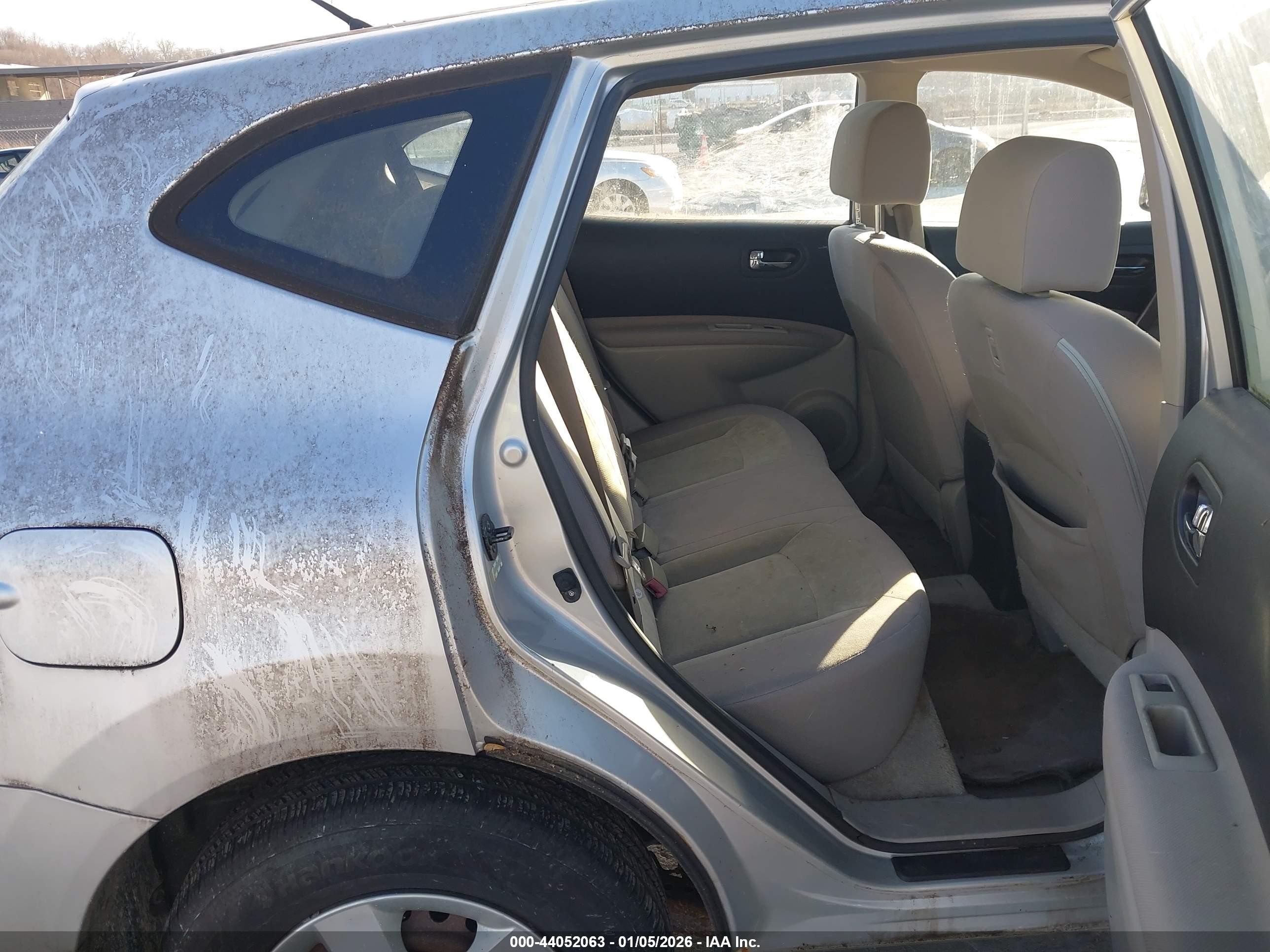 2008 Nissan Rogue S Silver vin: JN8AS58V98W113793