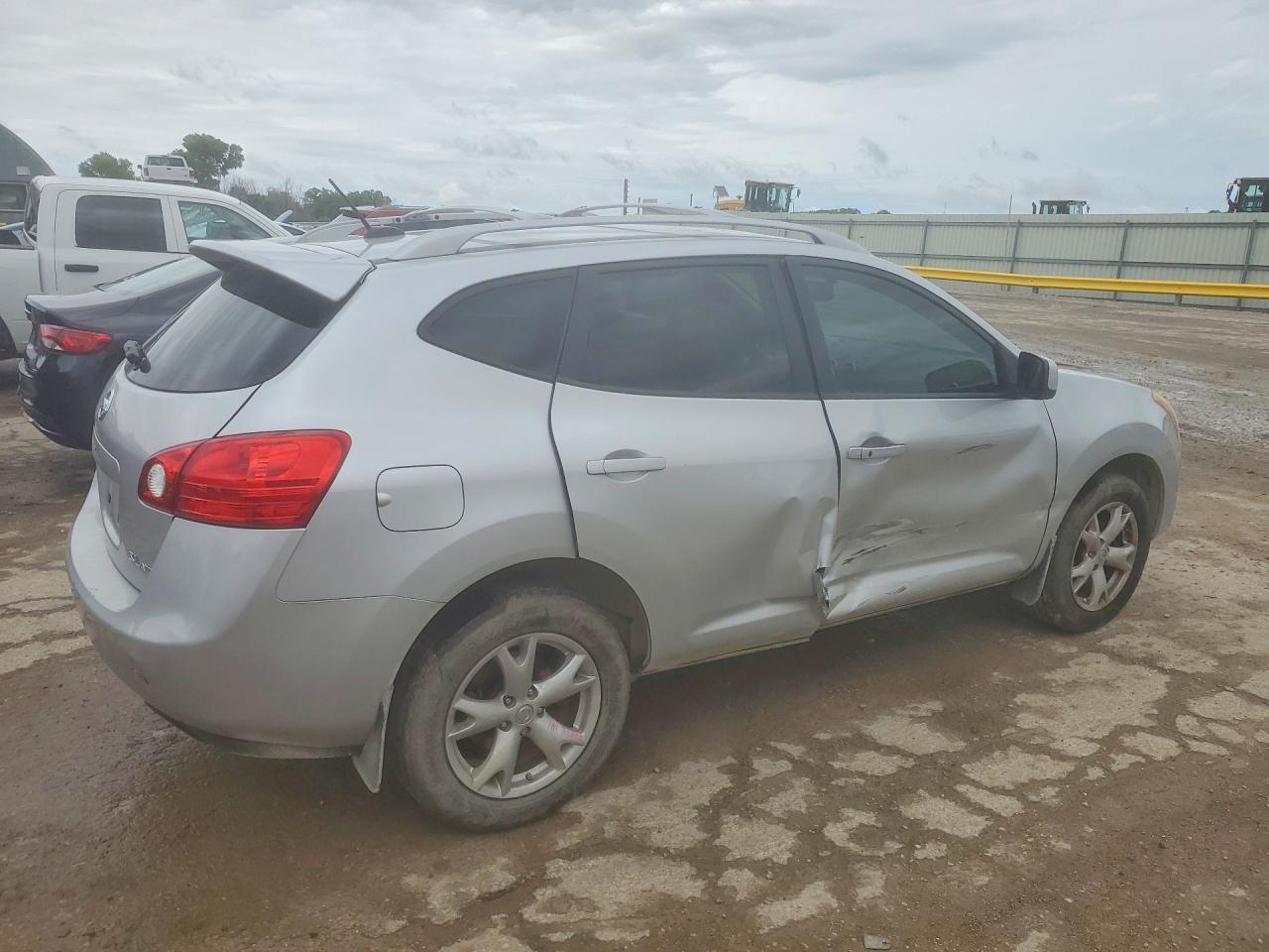 2008 Nissan Rogue S Silver vin: JN8AS58VX8W144082