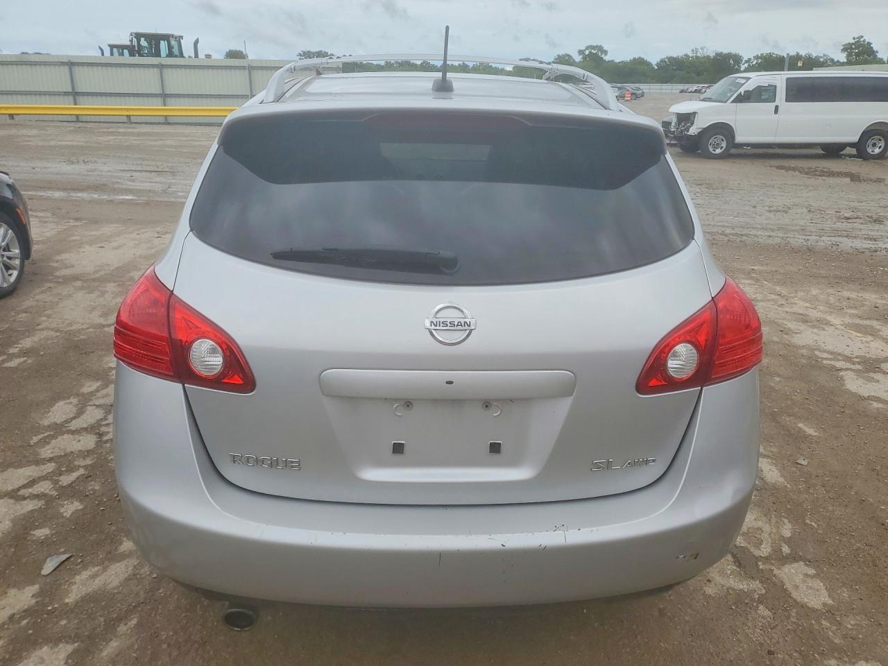 2008 Nissan Rogue S Silver vin: JN8AS58VX8W144082
