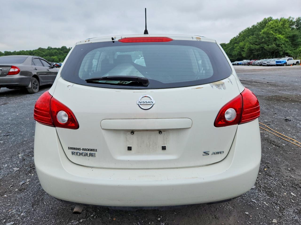 2009 Nissan Rogue S White vin: JN8AS58VX9W178072
