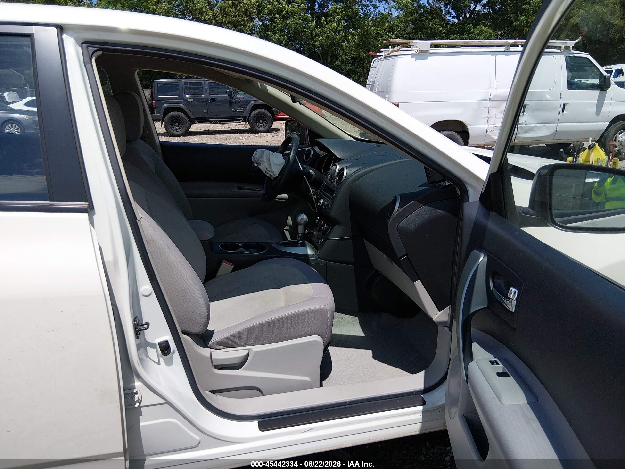 2010 Nissan Rogue S White vin: JN8AS5MT0AW022826