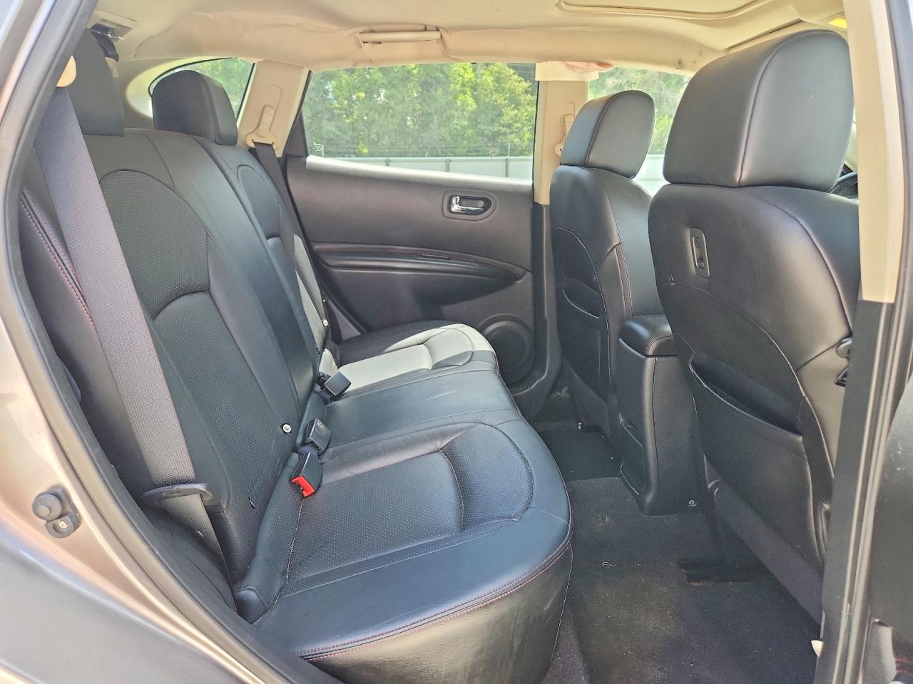 2011 Nissan Rogue S Silver vin: JN8AS5MT0BW577552