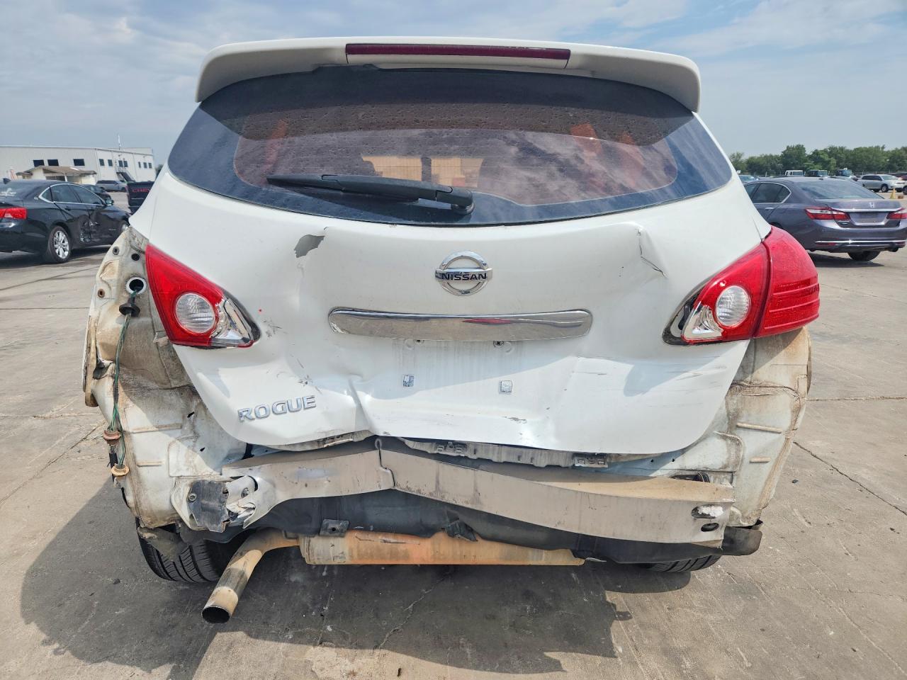 2012 Nissan Rogue S White vin: JN8AS5MT0CW267421