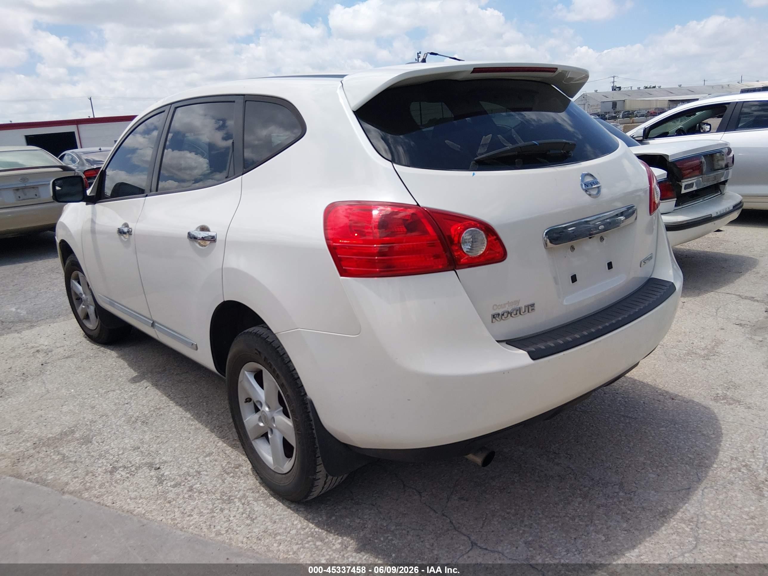 2013 Nissan Rogue S Кремовый vin: JN8AS5MT0DW033118