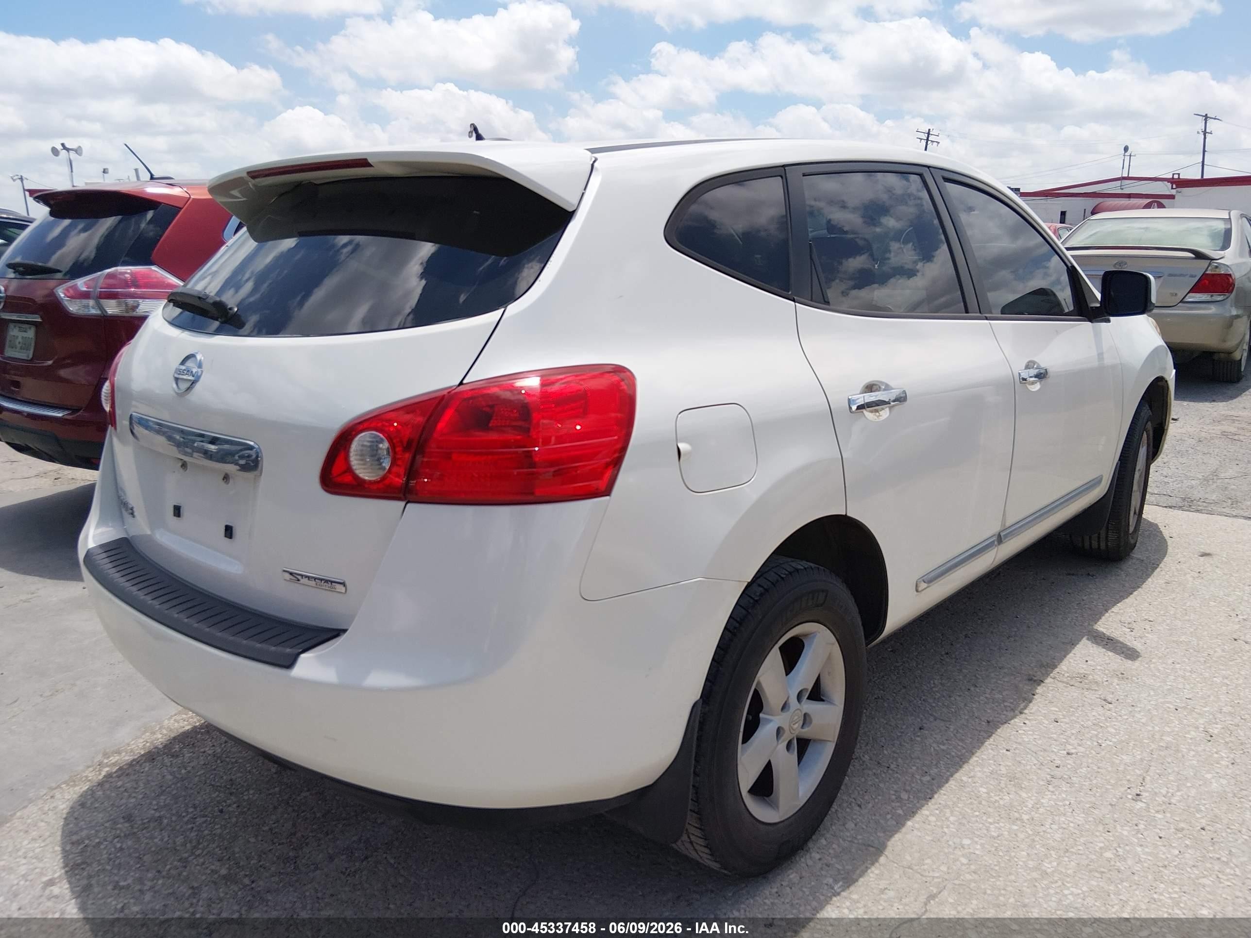2013 Nissan Rogue S Кремовый vin: JN8AS5MT0DW033118