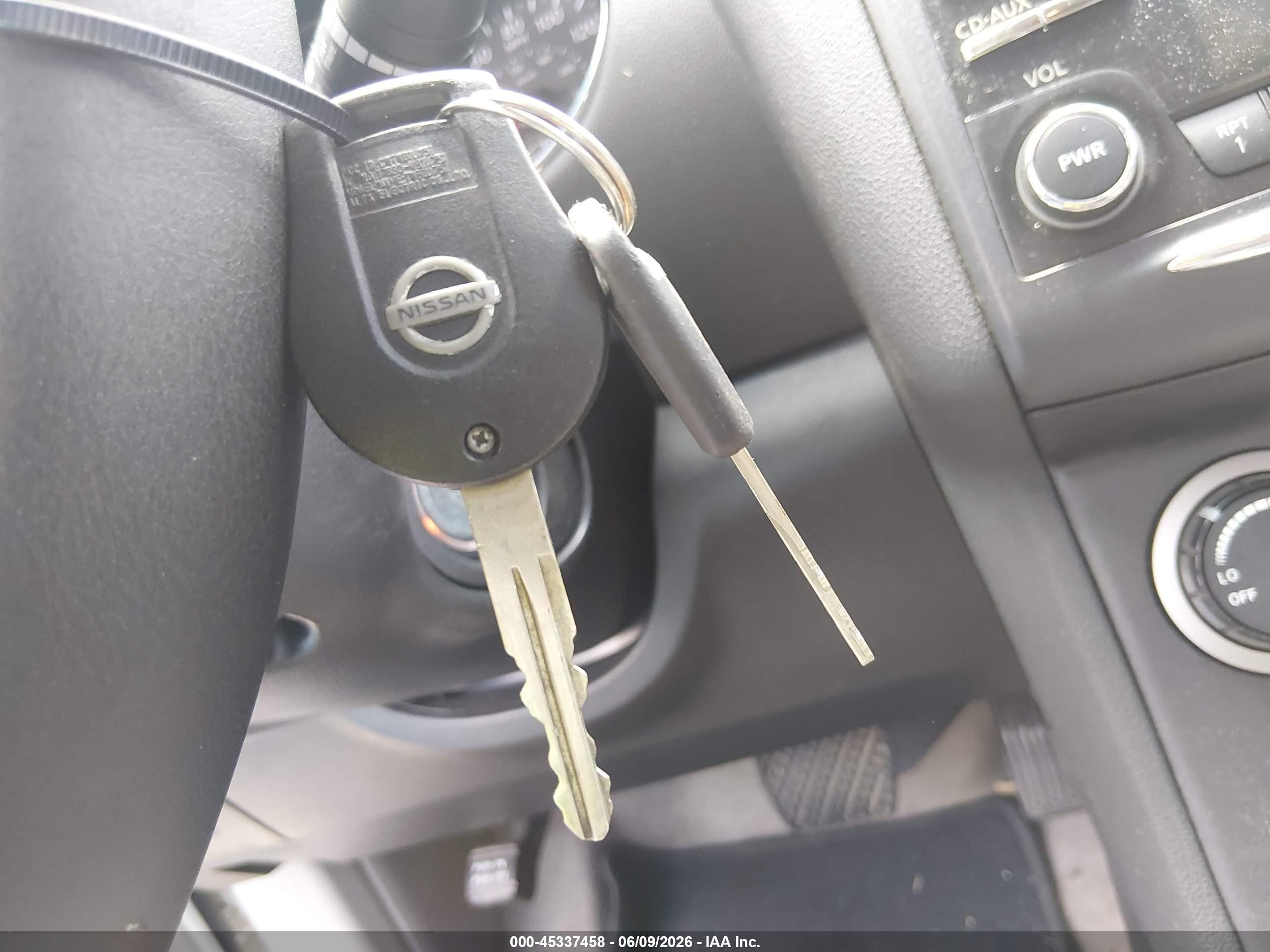 2013 Nissan Rogue S Кремовый vin: JN8AS5MT0DW033118