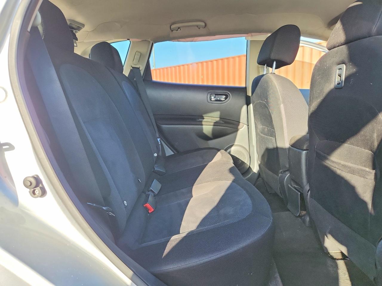 2013 Nissan Rogue Silver vin: JN8AS5MT0DW519654