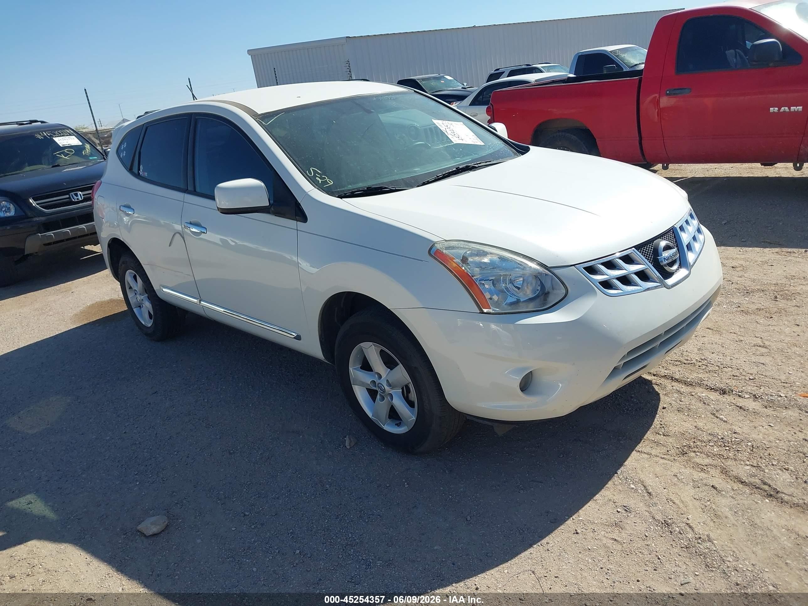 2013 Nissan Rogue S White vin: JN8AS5MT0DW522814