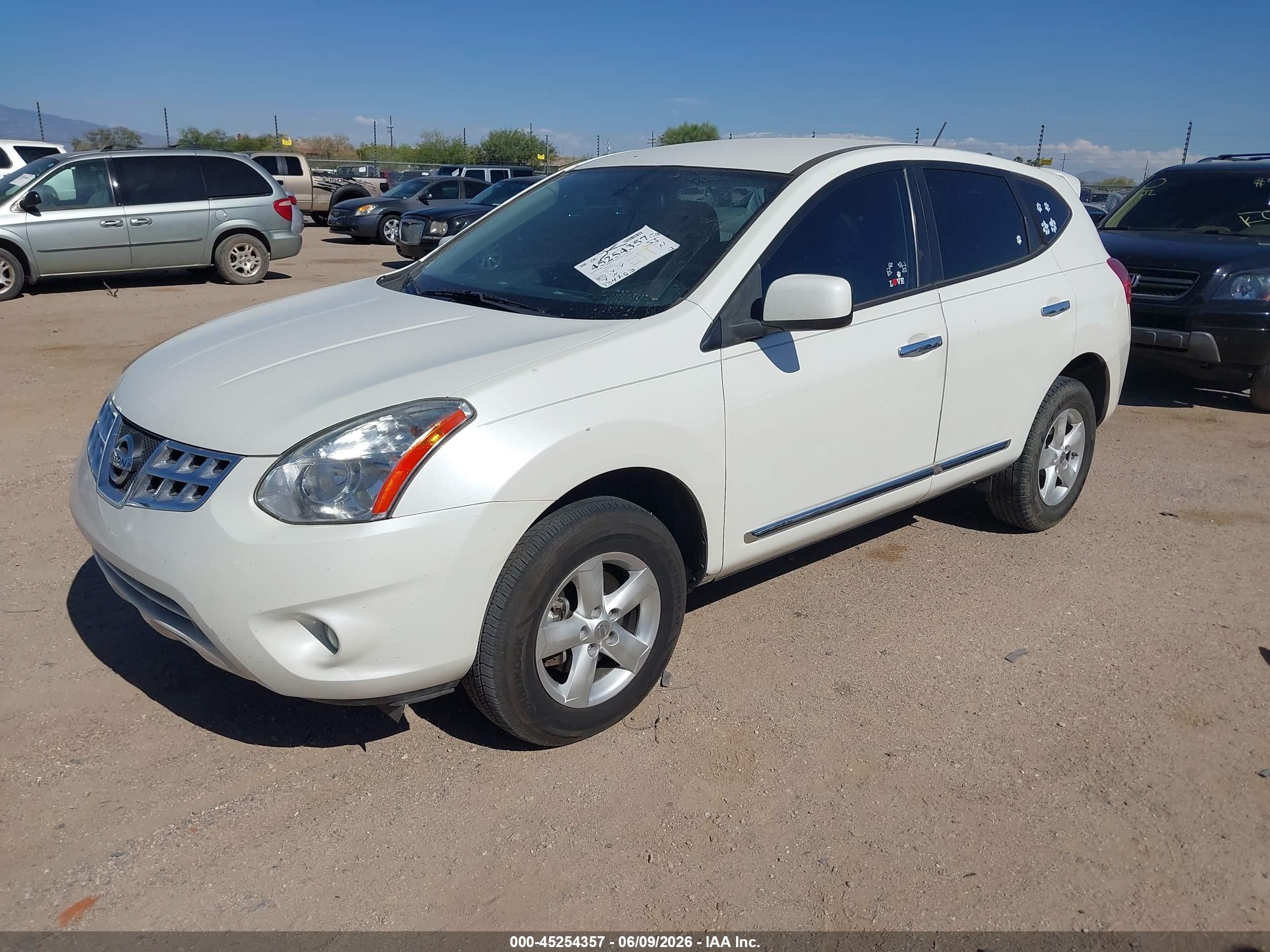 2013 Nissan Rogue S Белый vin: JN8AS5MT0DW522814