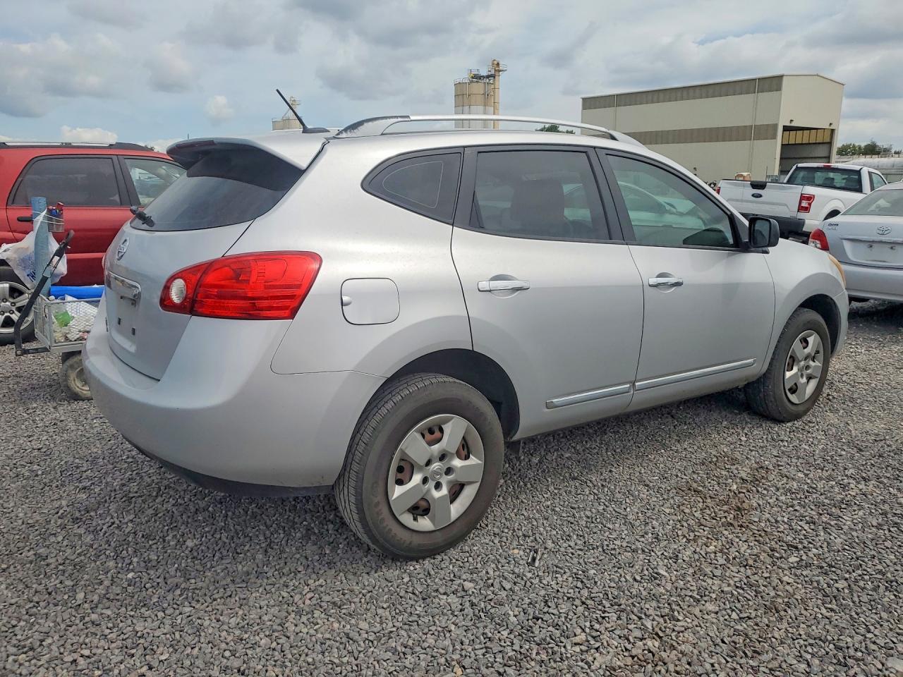 2014 Nissan Rogue Select S Silver vin: JN8AS5MT0EW102617
