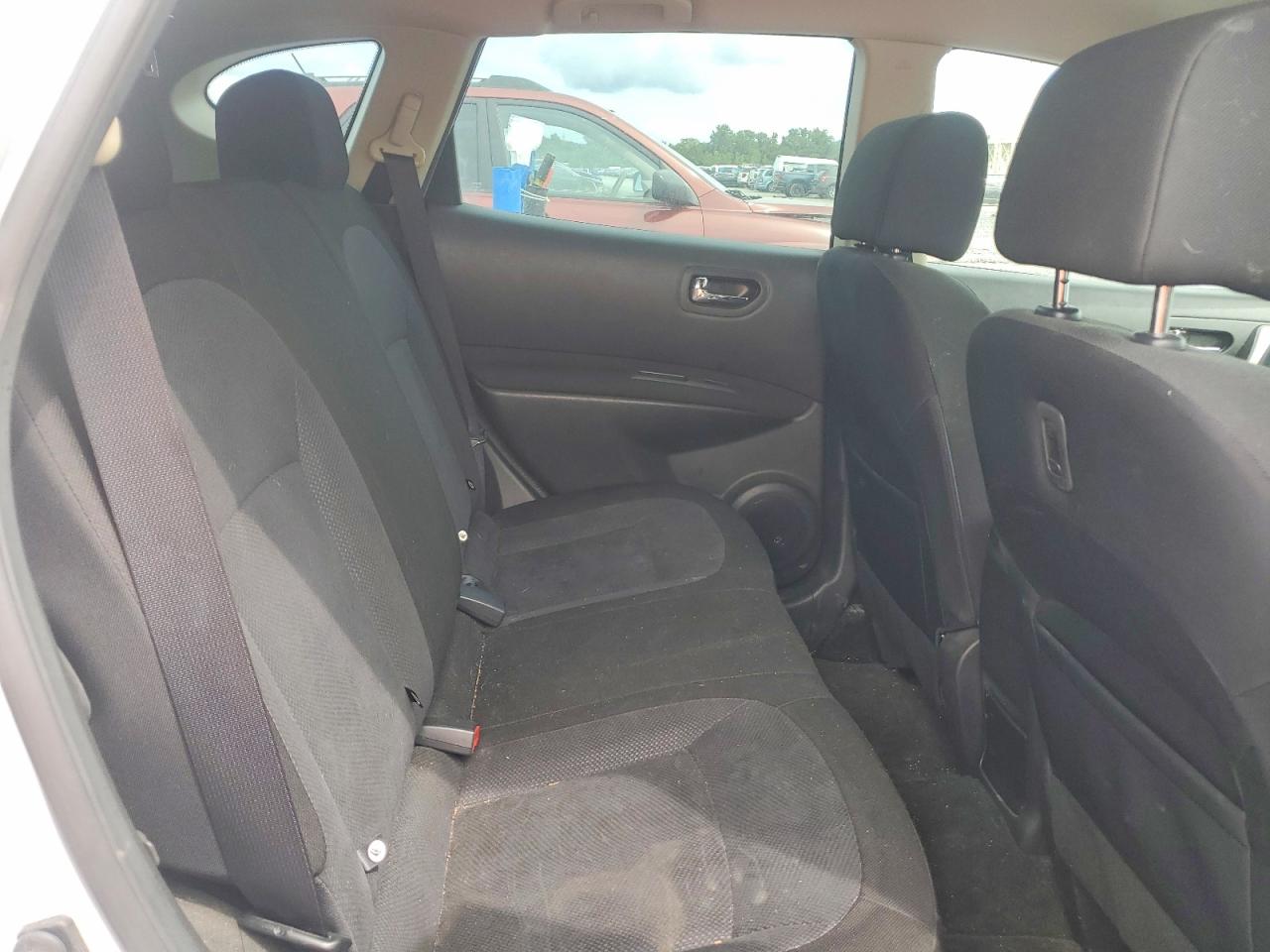 2014 Nissan Rogue Select S Silver vin: JN8AS5MT0EW102617