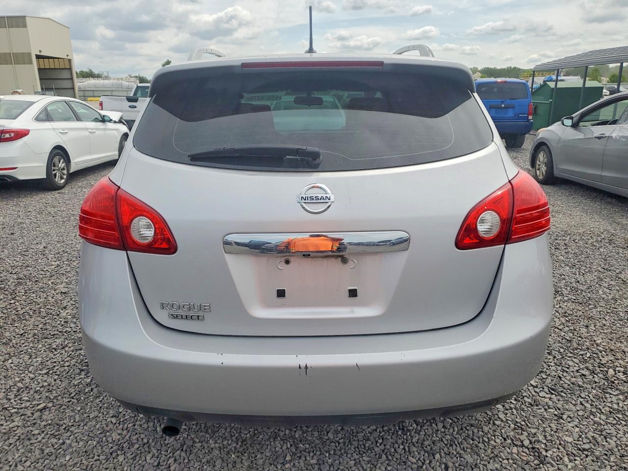 2014 Nissan Rogue Select S Silver vin: JN8AS5MT0EW102617