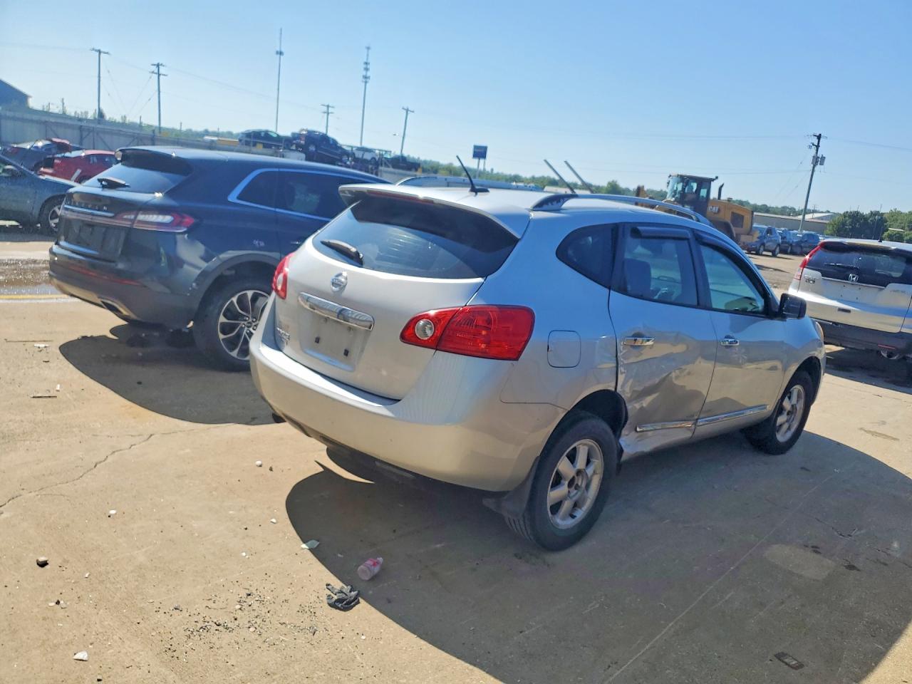 2014 Nissan Rogue Select S Silver vin: JN8AS5MT0EW610859
