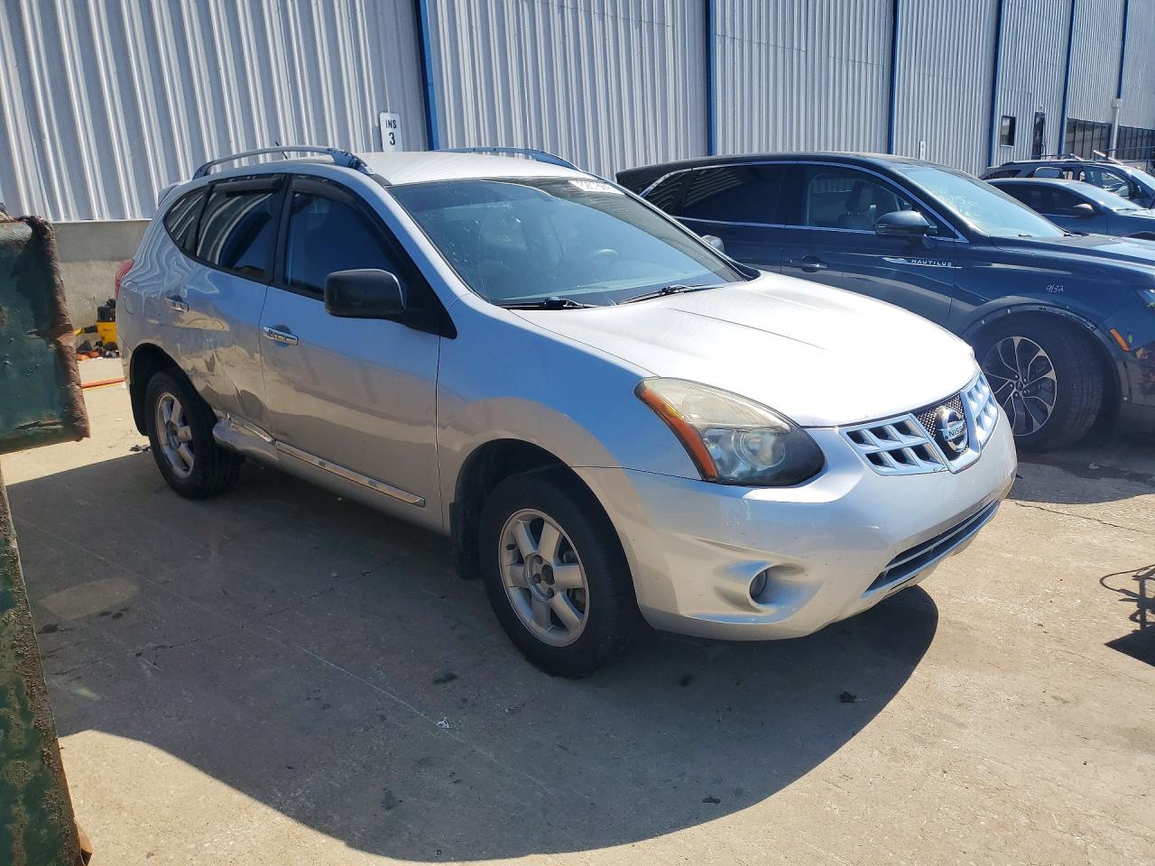 2014 Nissan Rogue Select S Silver vin: JN8AS5MT0EW610859