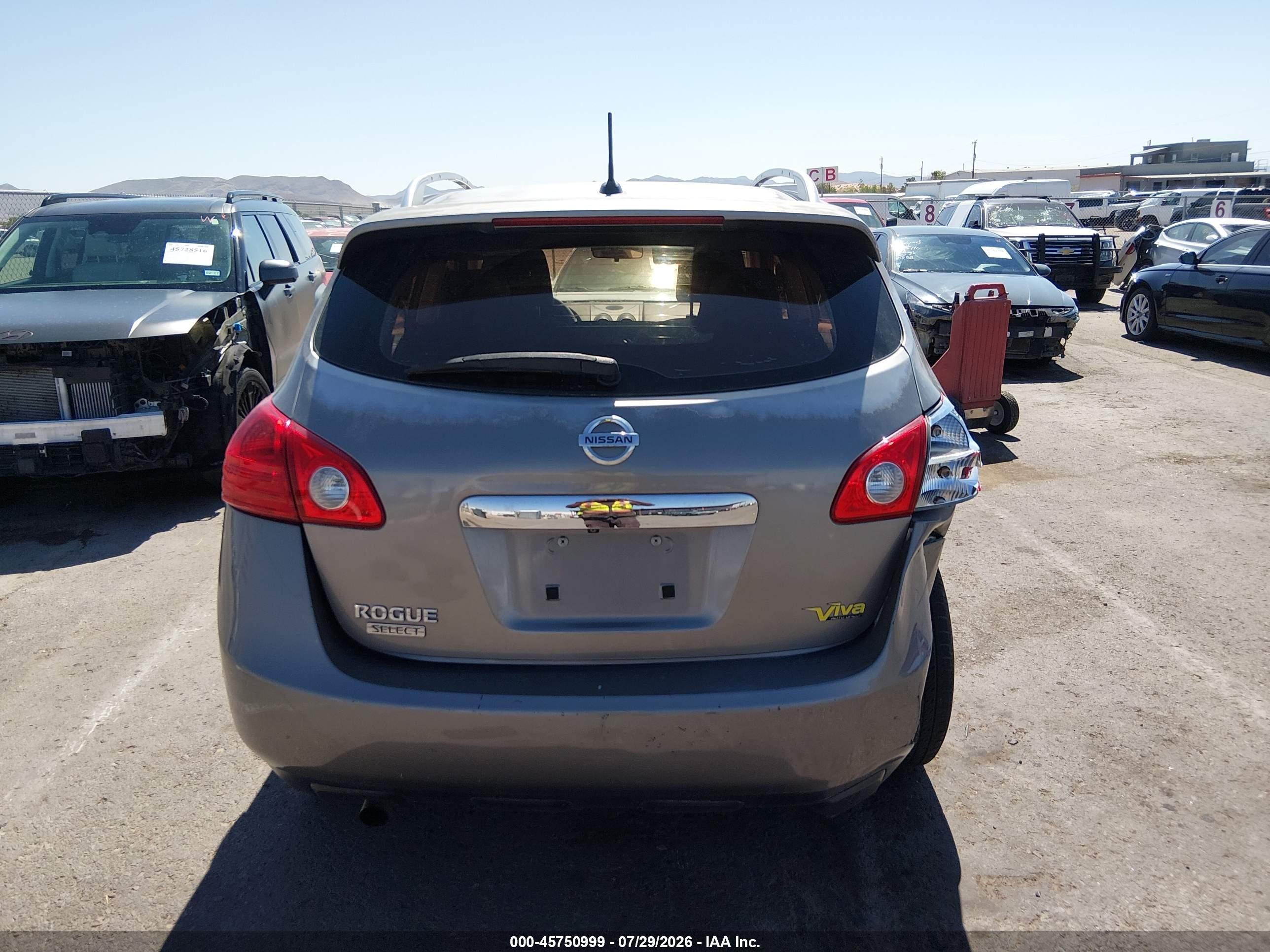 2015 Nissan Rogue Select S Silver vin: JN8AS5MT0FW152743