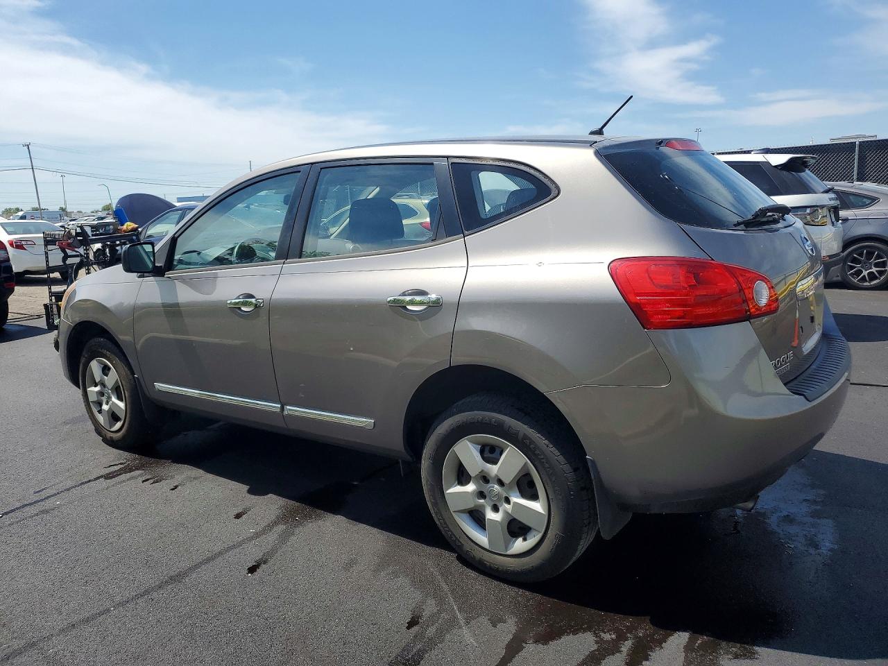 2015 Nissan Rogue Select S Silver vin: JN8AS5MT0FW660467